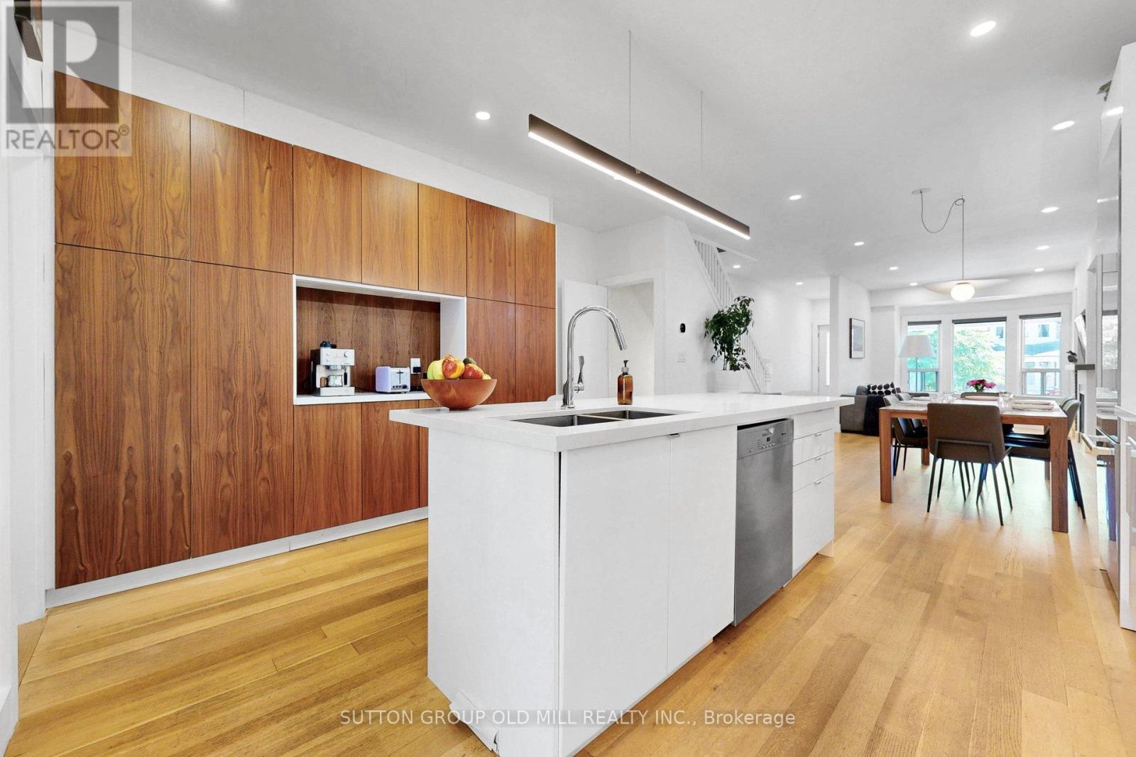 90 Fermanagh Avenue, Toronto, Ontario  M6R 1M2 - Photo 22 - W13504504