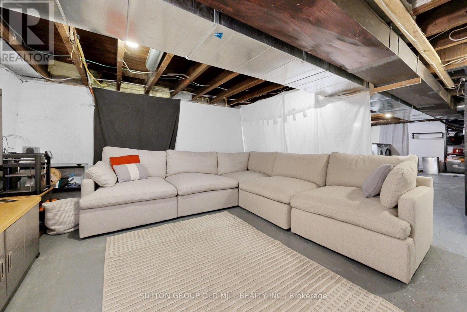 90 Fermanagh Avenue, Toronto, Ontario  M6R 1M2 - Photo 34 - W13504504