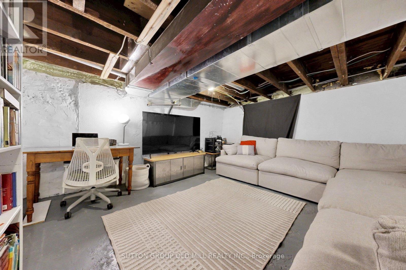 90 Fermanagh Avenue, Toronto, Ontario  M6R 1M2 - Photo 36 - W13504504