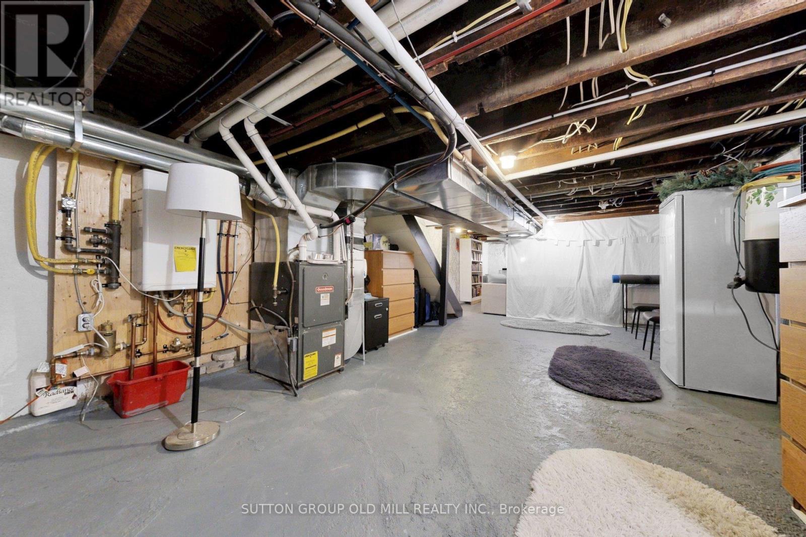 90 Fermanagh Avenue, Toronto, Ontario  M6R 1M2 - Photo 38 - W13504504