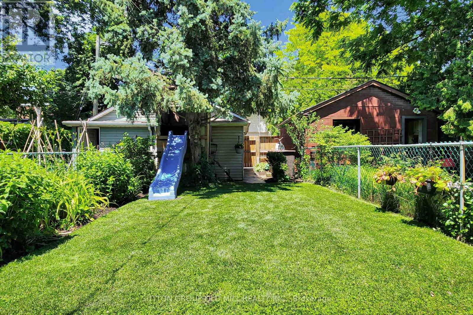 90 Fermanagh Avenue, Toronto, Ontario  M6R 1M2 - Photo 44 - W13504504