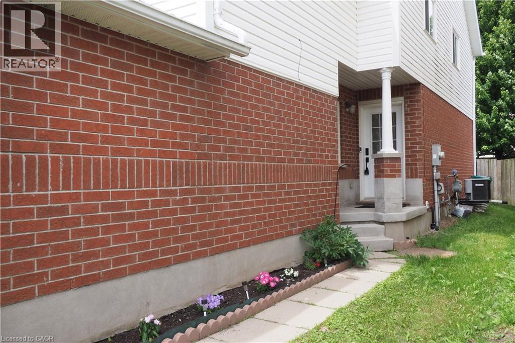14 Donnenwerth Drive, Kitchener, Ontario  N2E 3X3 - Photo 3 - 40843434