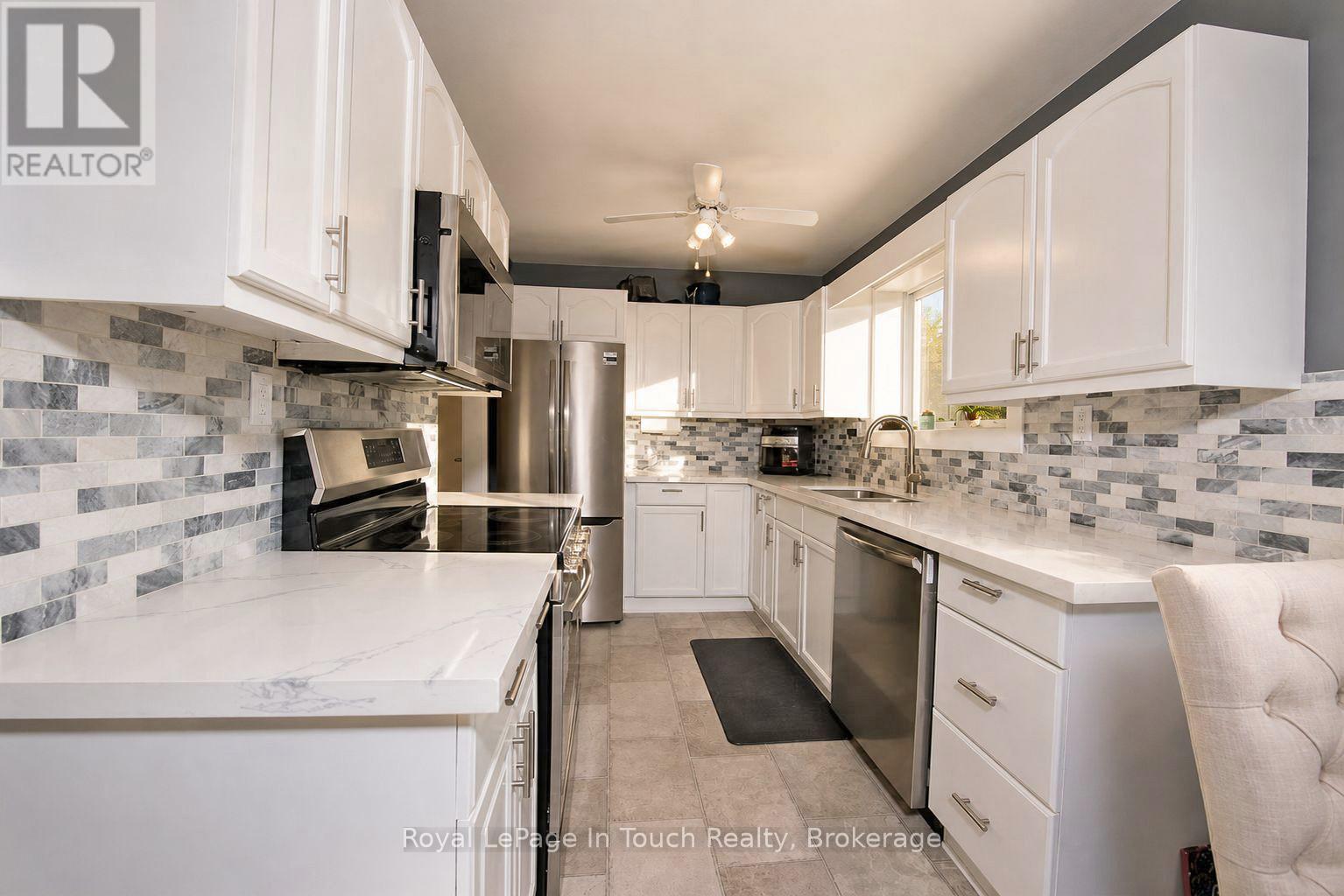 8 Cyril Martin Place, Severn, Ontario  L0K 1E0 - Photo 15 - S12809396