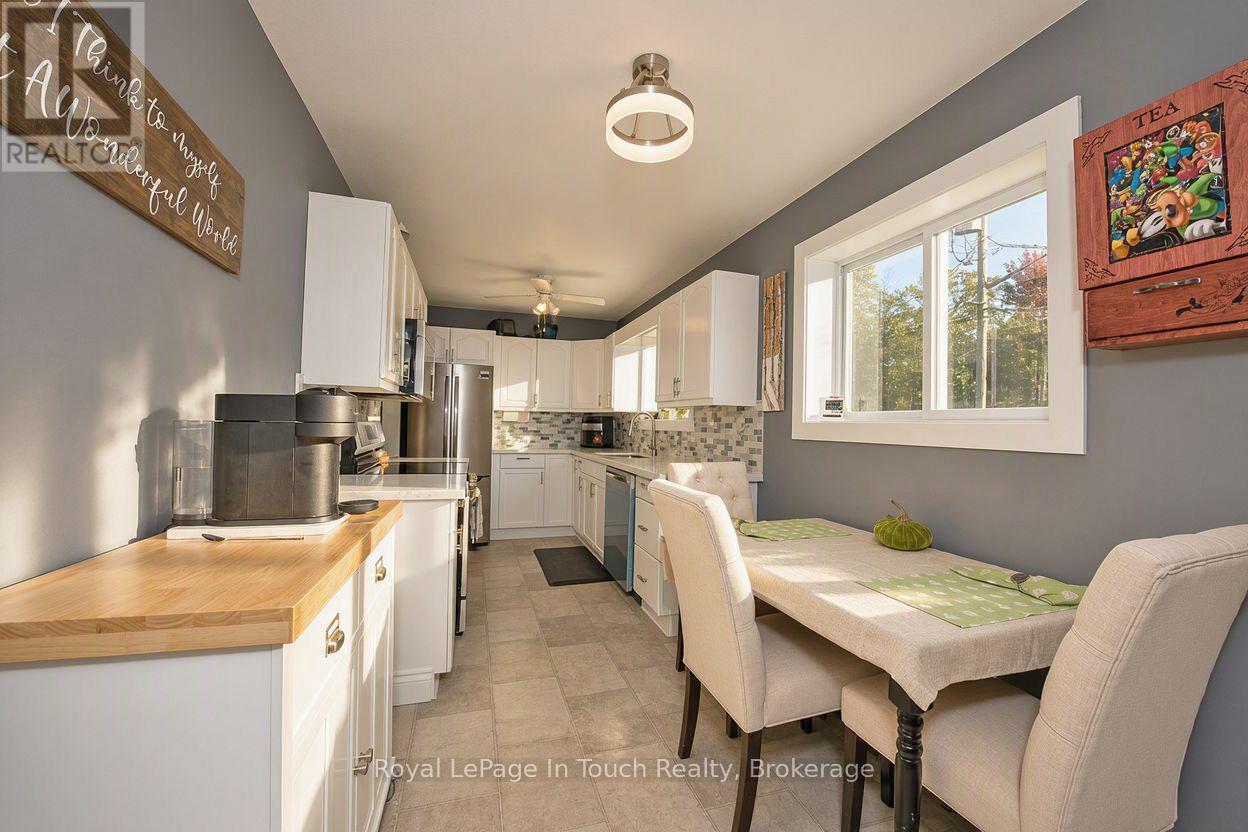 8 Cyril Martin Place, Severn, Ontario  L0K 1E0 - Photo 16 - S12809396