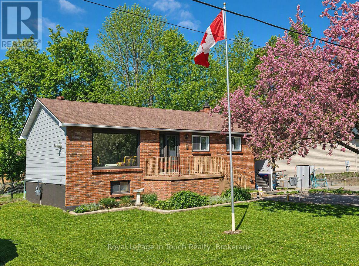 8 Cyril Martin Place, Severn, Ontario  L0K 1E0 - Photo 3 - S12809396
