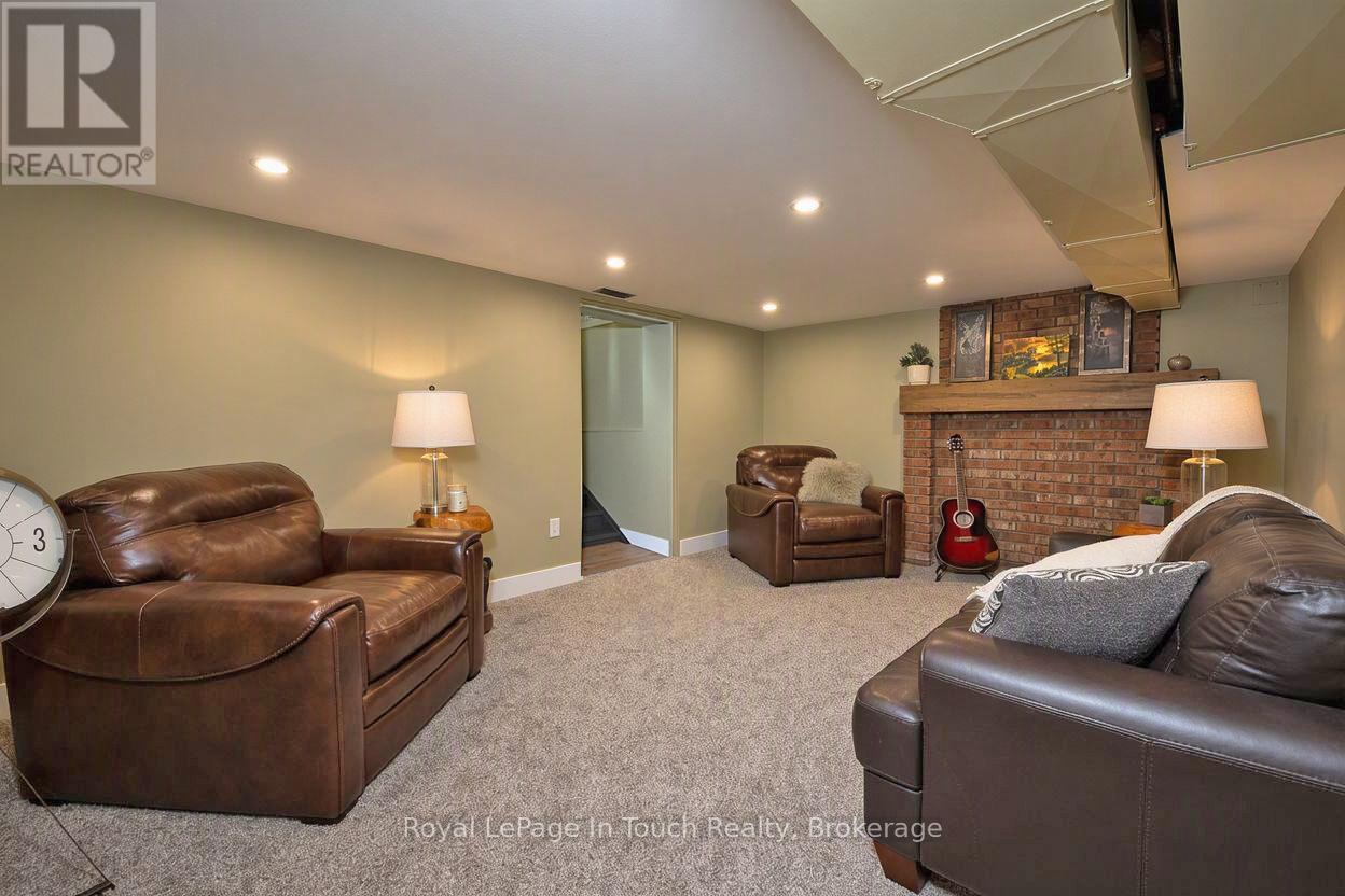 8 Cyril Martin Place, Severn, Ontario  L0K 1E0 - Photo 39 - S12809396