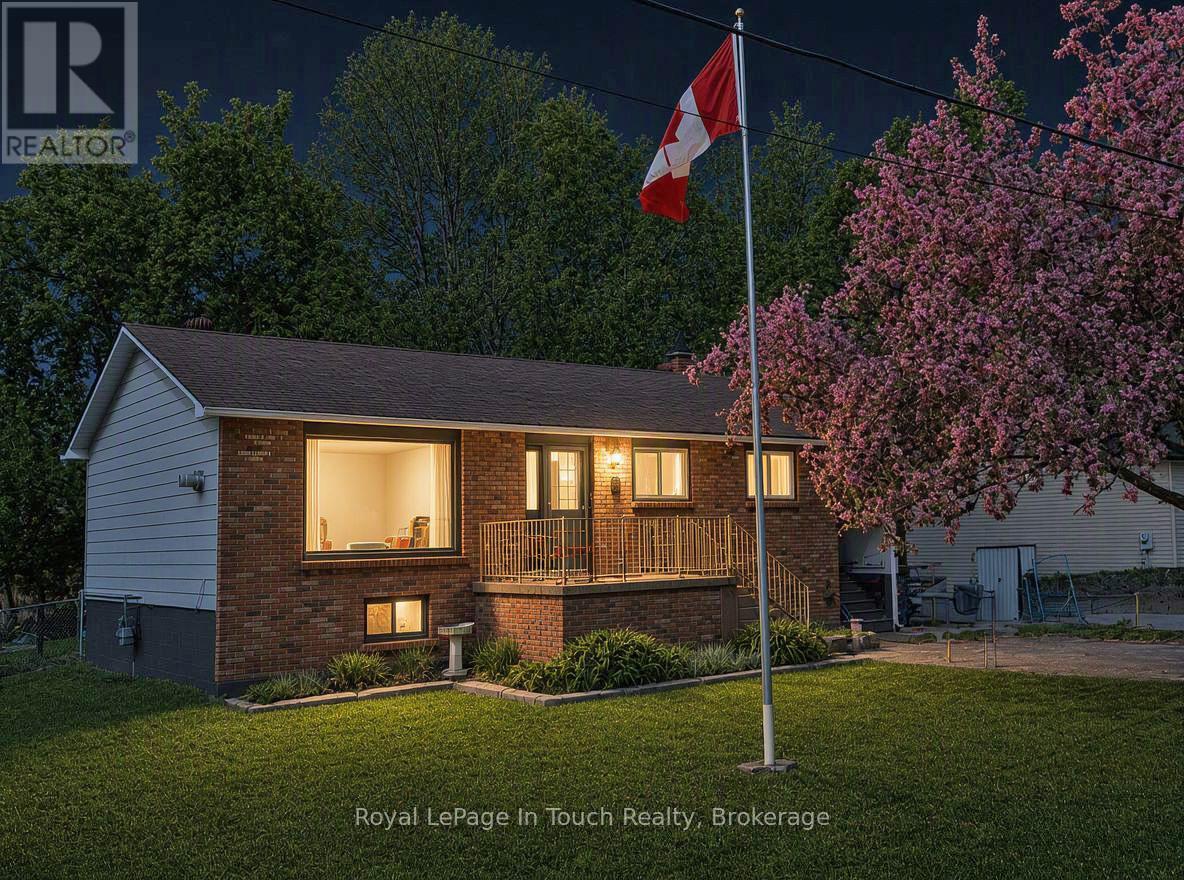 8 Cyril Martin Place, Severn, Ontario  L0K 1E0 - Photo 38 - S12809396