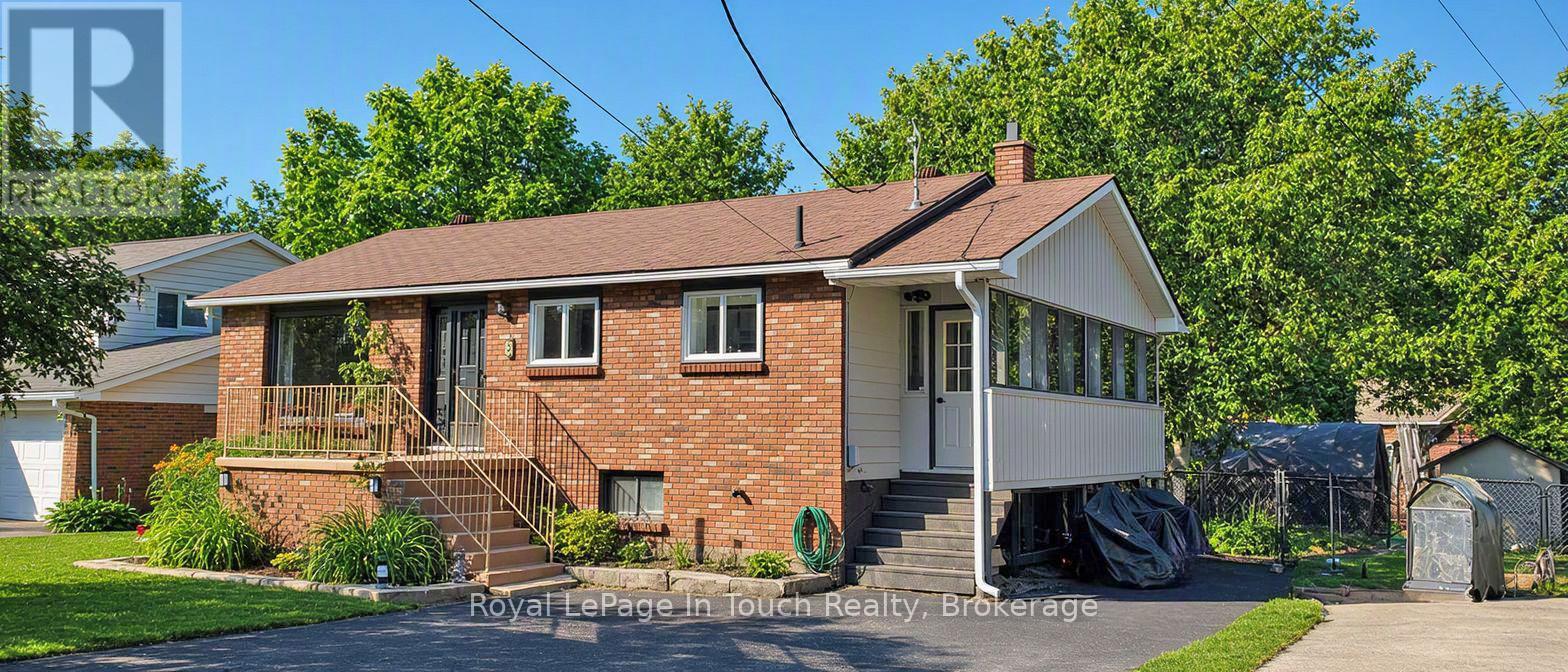 8 Cyril Martin Place, Severn, Ontario  L0K 1E0 - Photo 4 - S12809396