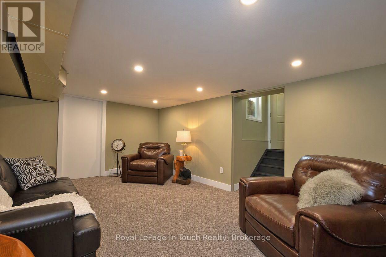 8 Cyril Martin Place, Severn, Ontario  L0K 1E0 - Photo 40 - S12809396