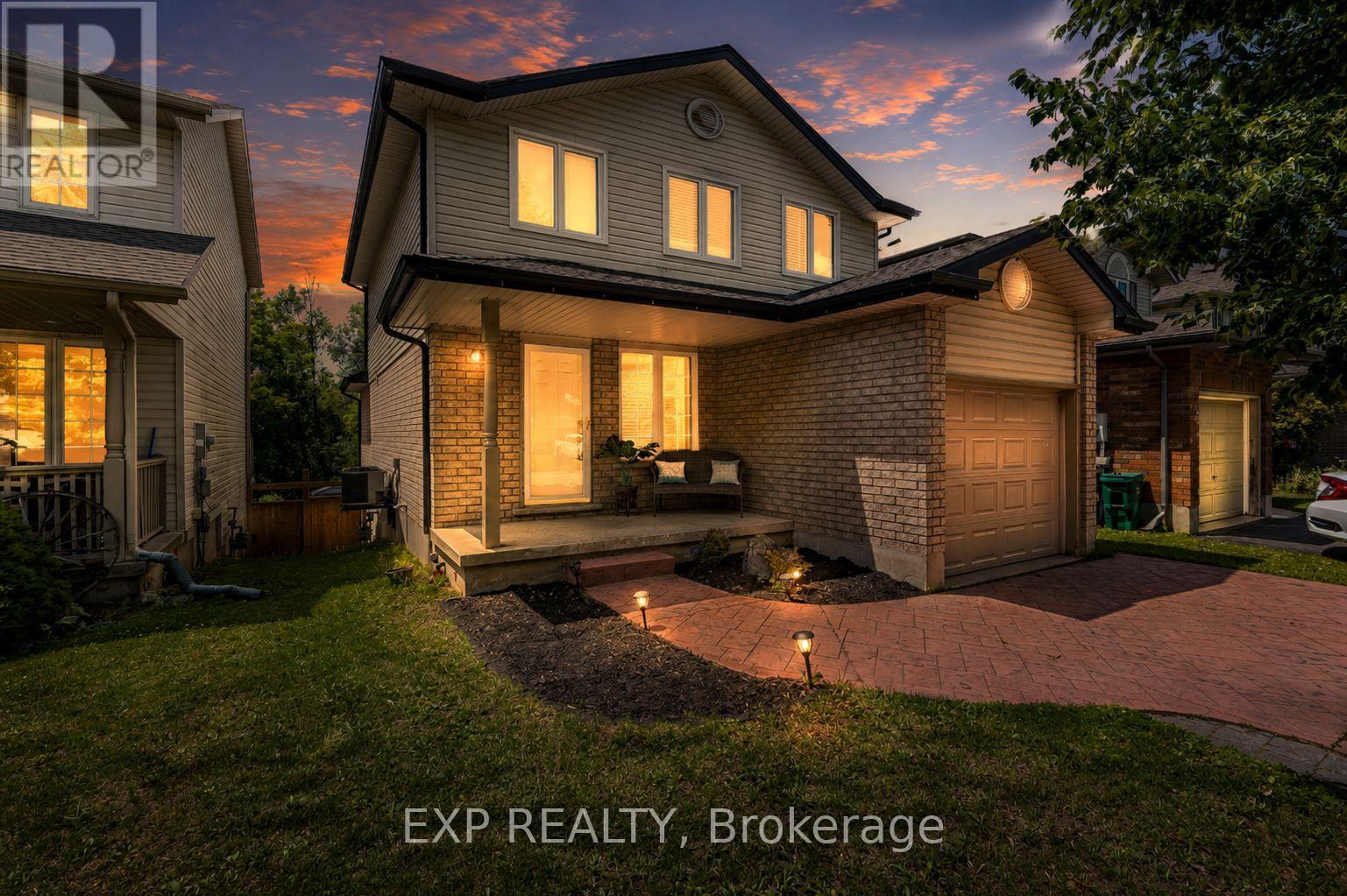 63 Wood Grove Crescent, Cambridge, Ontario  N1T 2A1 - Photo 2 - X13504404