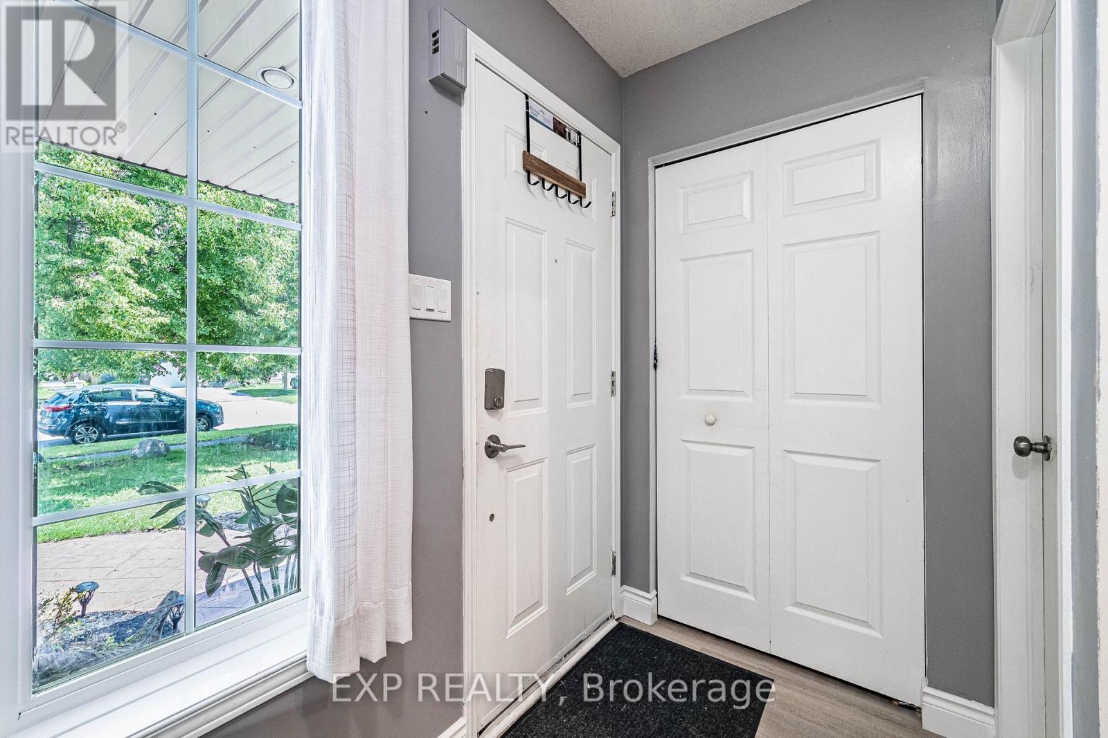 63 Wood Grove Crescent, Cambridge, Ontario  N1T 2A1 - Photo 3 - X13504404