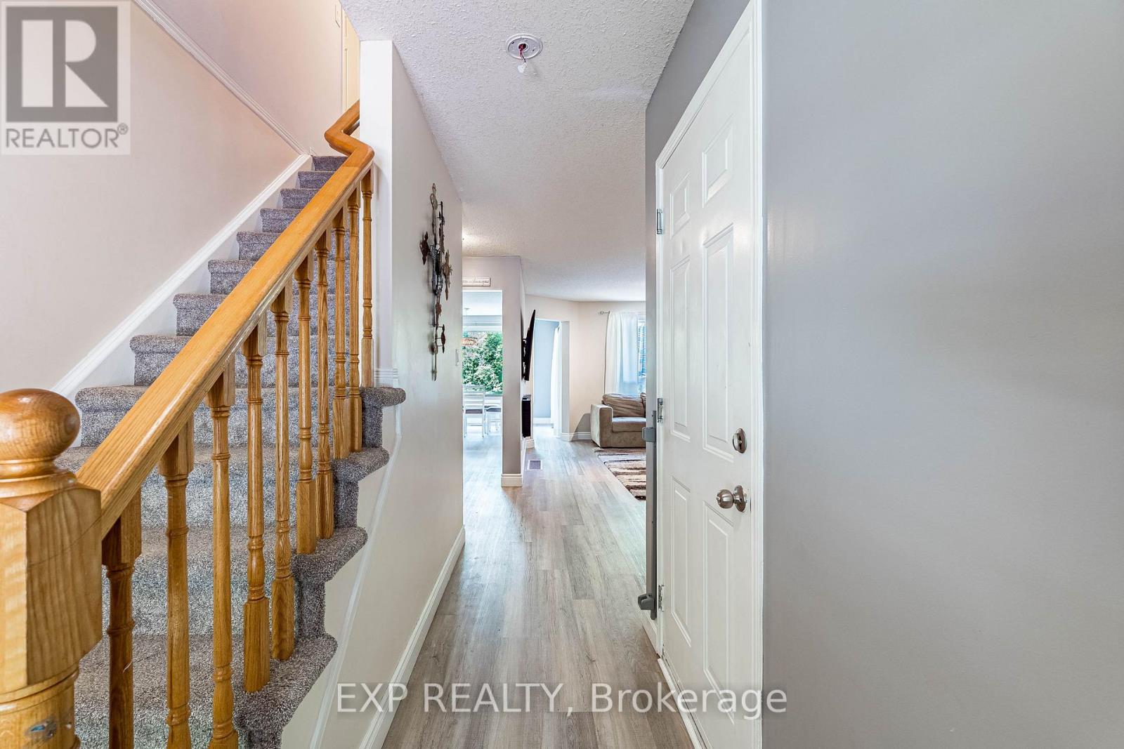 63 Wood Grove Crescent, Cambridge, Ontario  N1T 2A1 - Photo 4 - X13504404