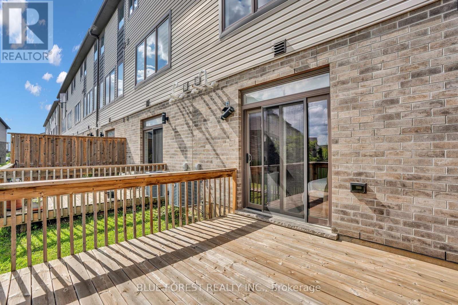 4 - 2070 Meadowgate Boulevard, London South, Ontario  N6M 0H5 - Photo 5 - X13504582
