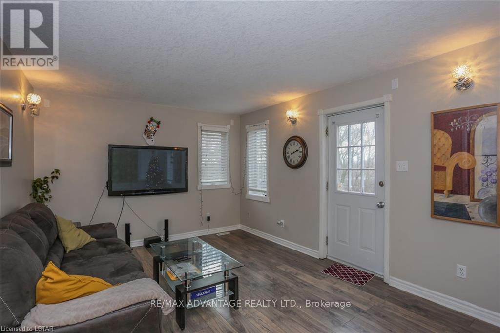Upper - 17 Sterling Street, London East, Ontario  N5Y 1Y4 - Photo 11 - X13504586