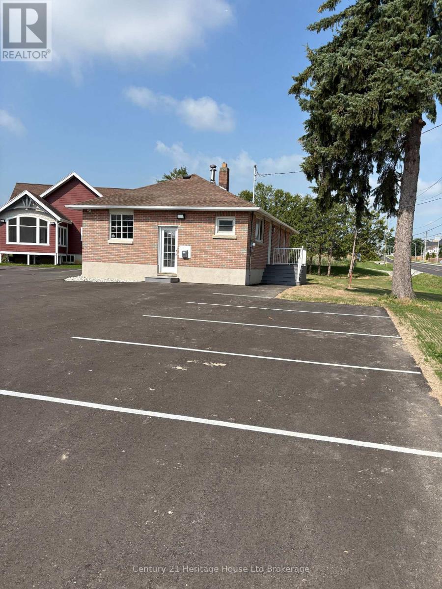 B - 560 ATHLONE AVENUE, Woodstock, Ontario