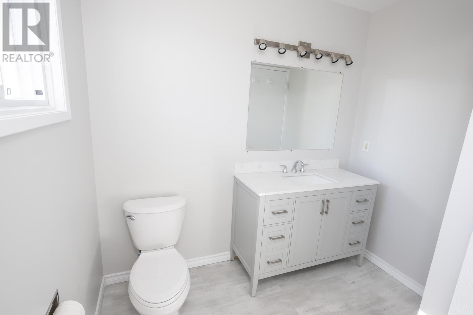 103 Elron Cres, Thunder Bay, Ontario  P7C 5T2 - Photo 24 - TB2601737