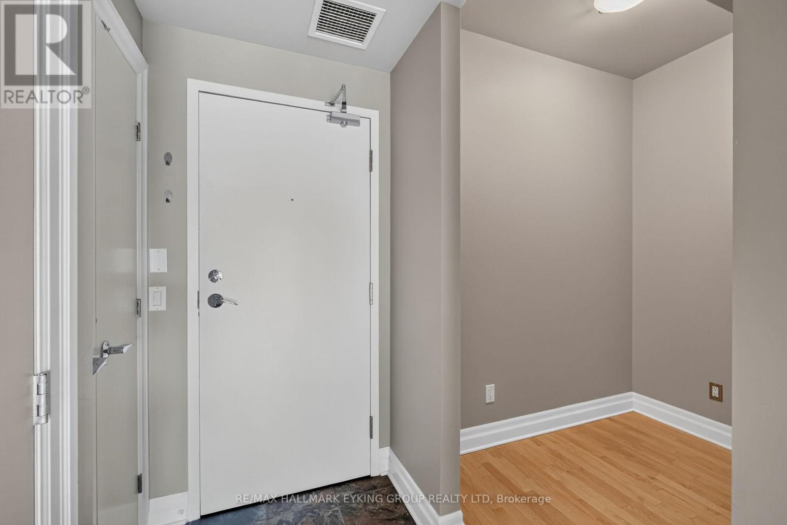 301 - 245 Kent Street, Ottawa, Ontario  K2P 0A5 - Photo 8 - X13504852