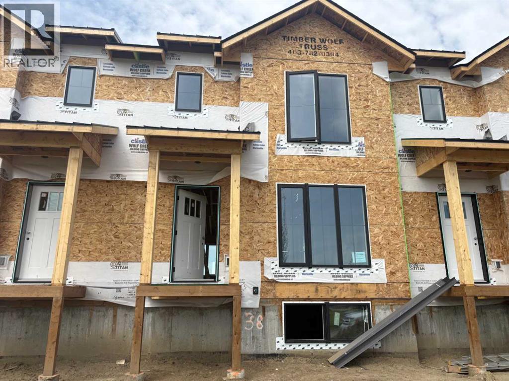 38 Station Drive, Sylvan Lake, Alberta  T4S 0W7 - Photo 1 - A2318463