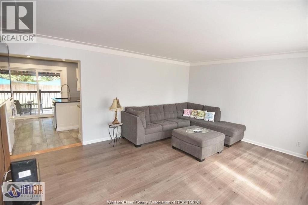1050 Scofield Avenue, Windsor, Ontario  N9G 1L7 - Photo 5 - 25027951