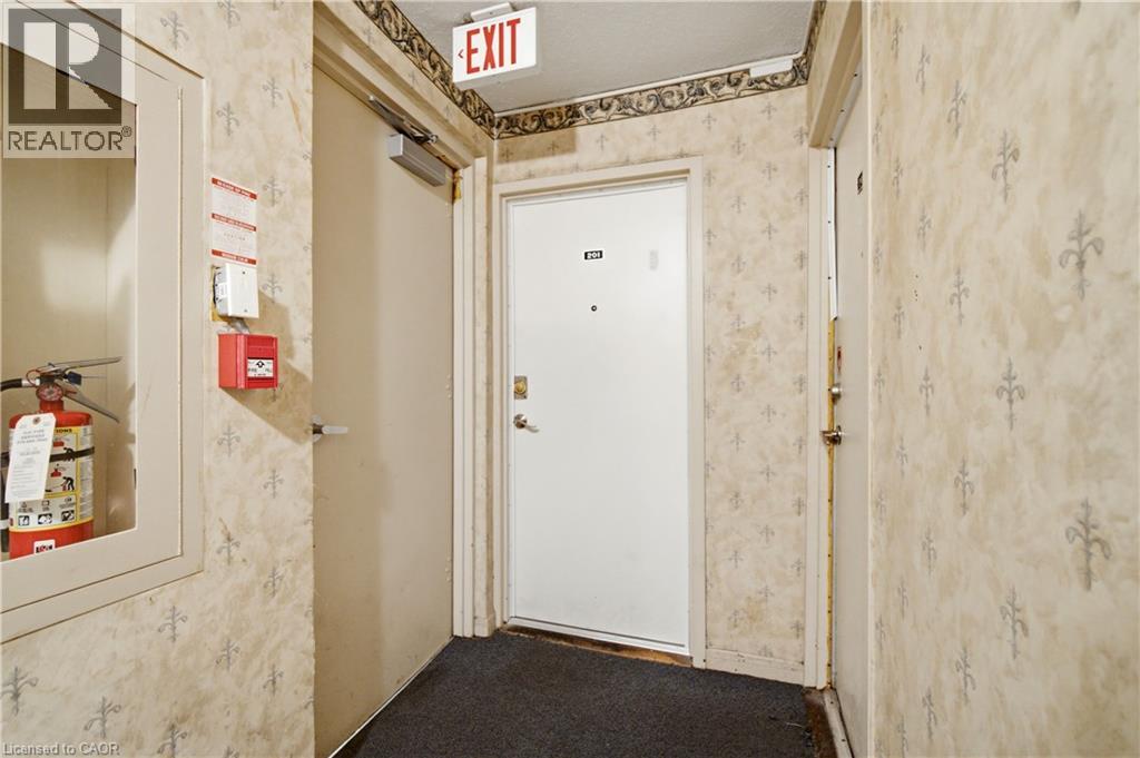 3025 Queen Frederica Drive Unit# 201, Mississauga, Ontario  L4Y 3A1 - Photo 16 - 40843797