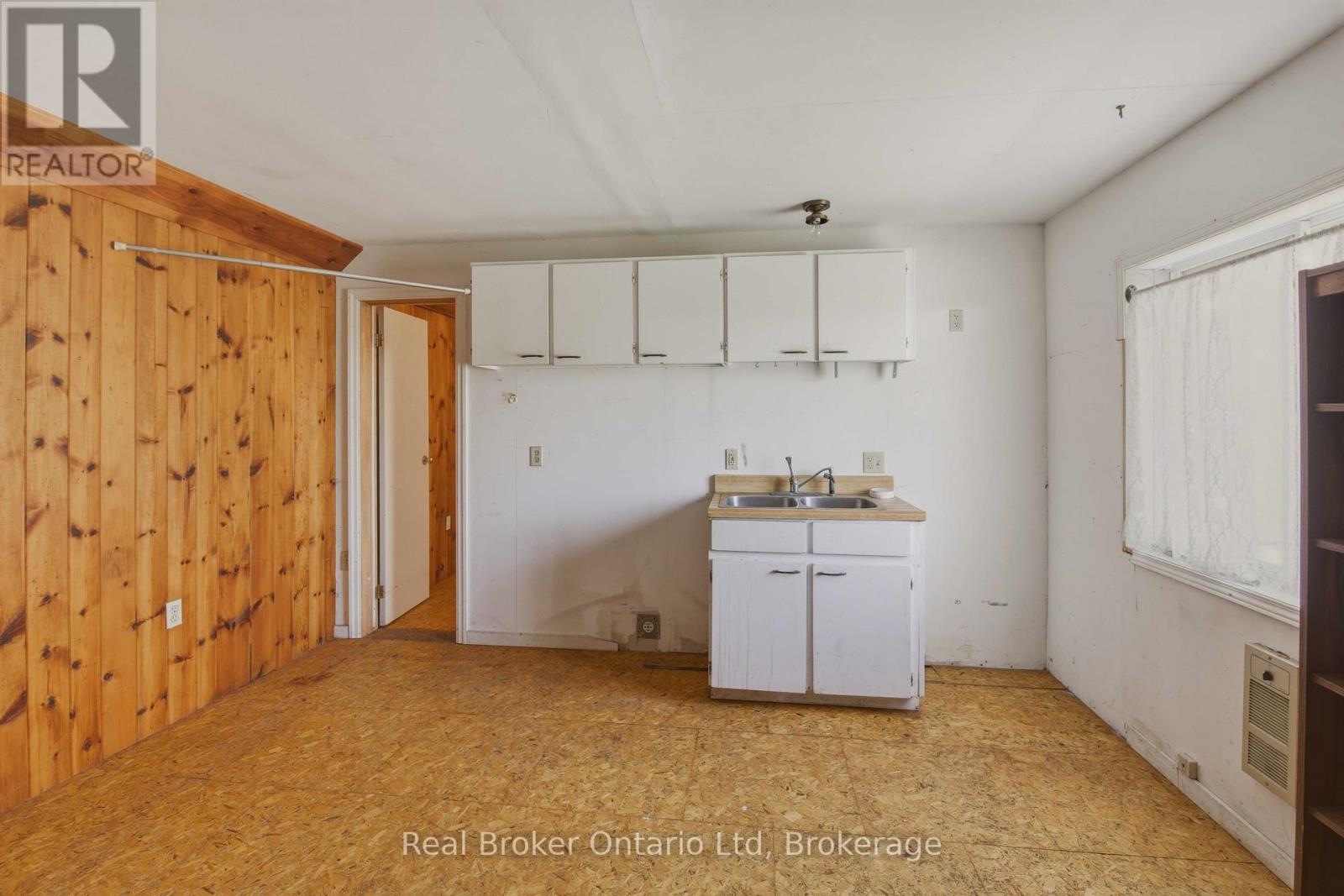 7024 # 6 Highway, Northern Bruce Peninsula, Ontario  N0H 2R0 - Photo 18 - X13504536