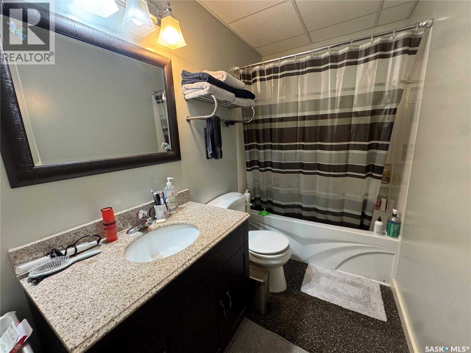 691 Barber Crescent, Weyburn, Saskatchewan  S4H 0B9 - Photo 17 - SK041066