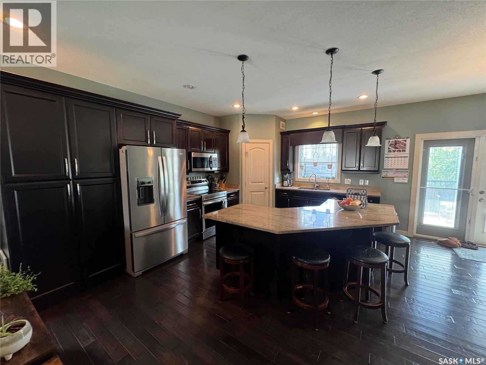 691 Barber Crescent, Weyburn, Saskatchewan  S4H 0B9 - Photo 6 - SK041066