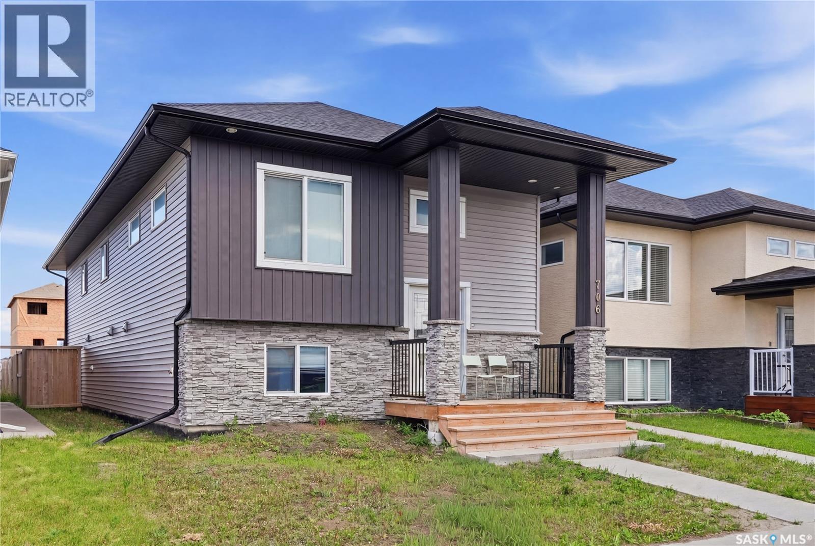 706 Ells Lane, Saskatoon, Saskatchewan  S7L 6H9 - Photo 2 - SK041034