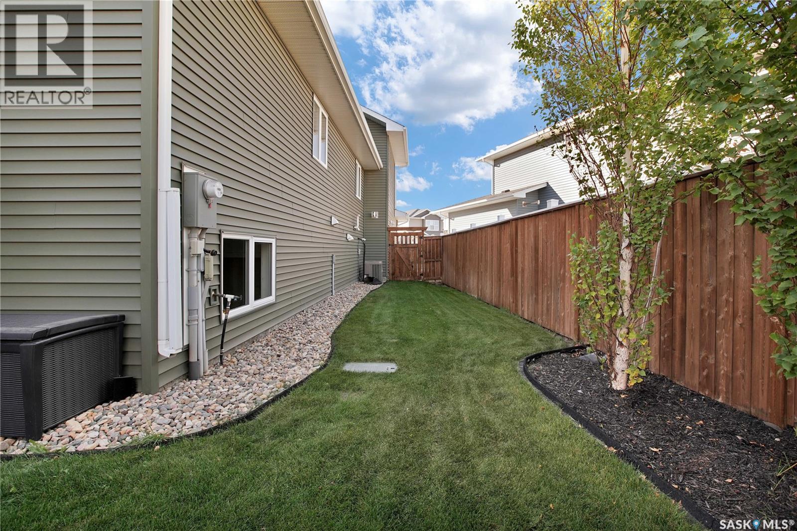 655 Kolynchuk Court, Saskatoon, Saskatchewan  S7T 0W2 - Photo 31 - SK040935