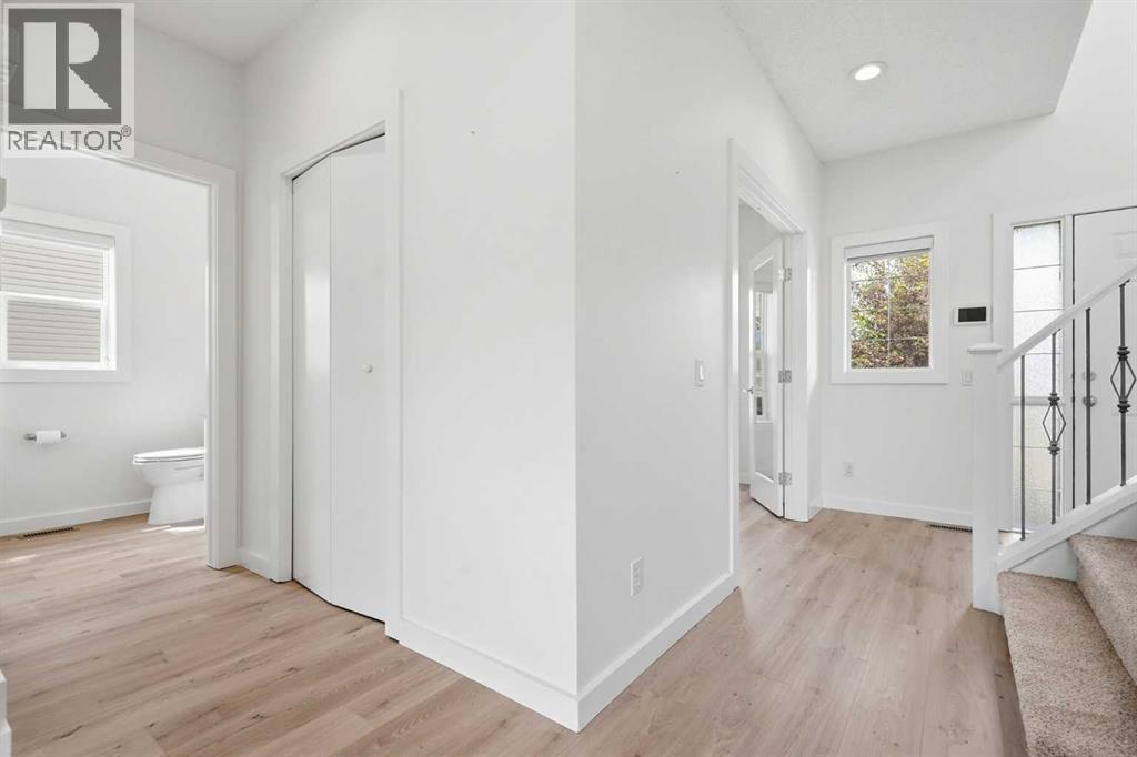 92 Prestwick Heath Se, Calgary, Alberta  T2Z 4E4 - Photo 12 - A2324373