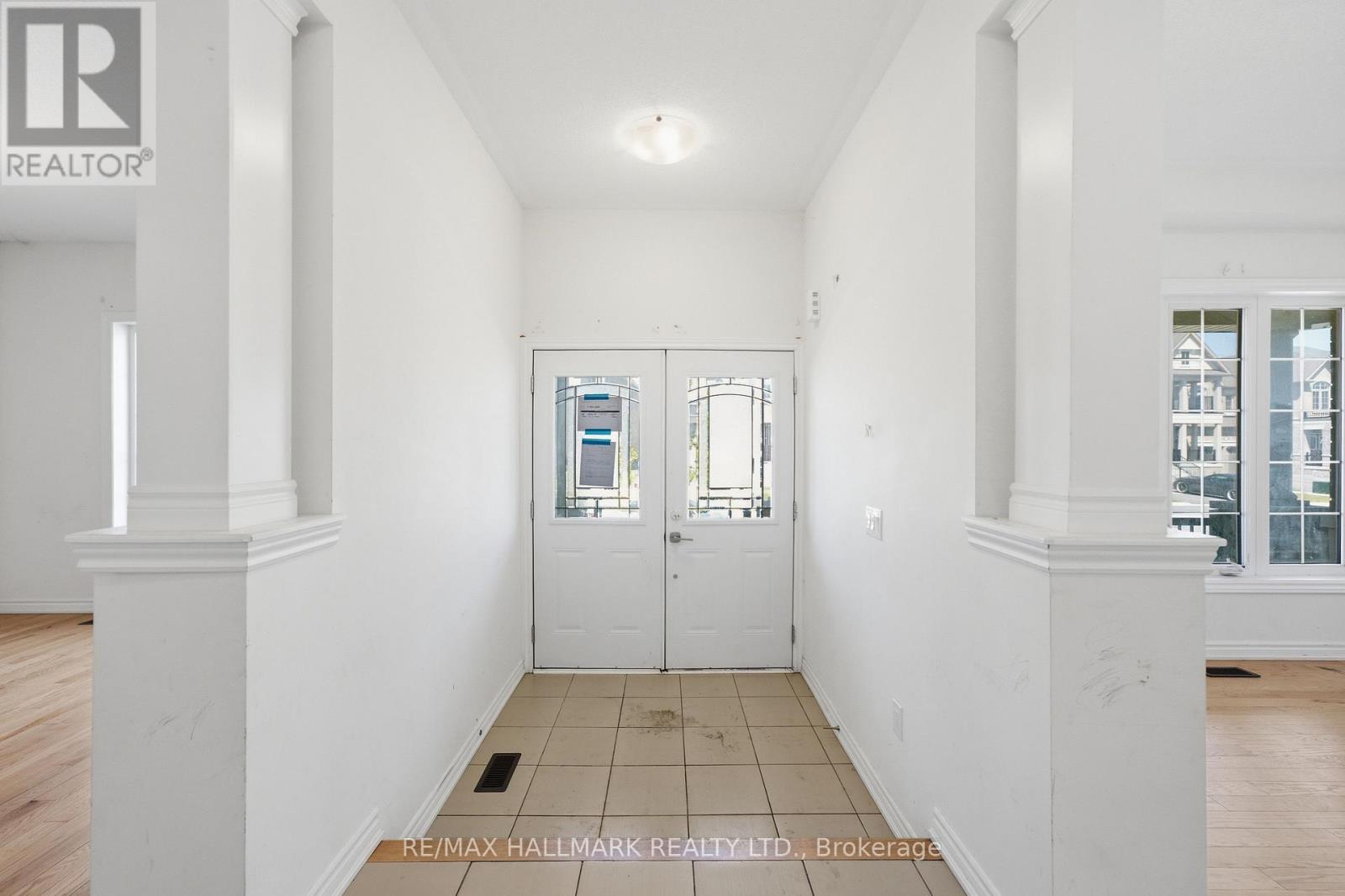 2 Agava Street, Brampton, Ontario  L7A 4S5 - Photo 3 - W13502878