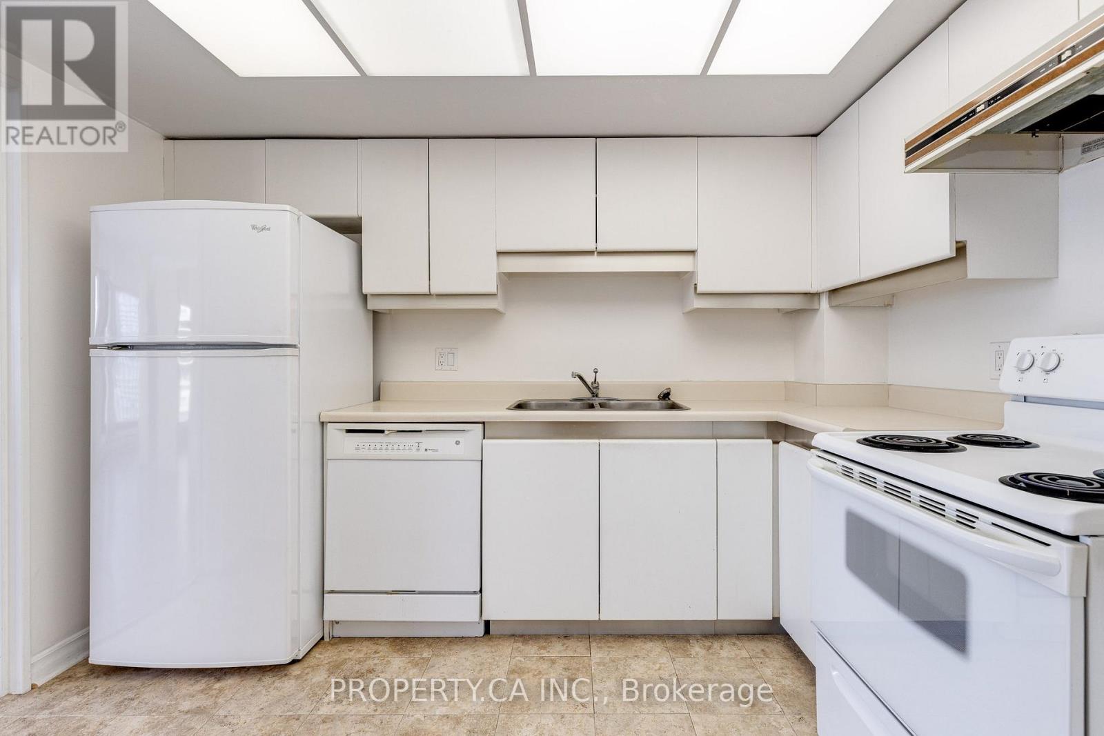 3209 - 65 Harbour Square, Toronto, Ontario  M5J 2L4 - Photo 10 - C13504598