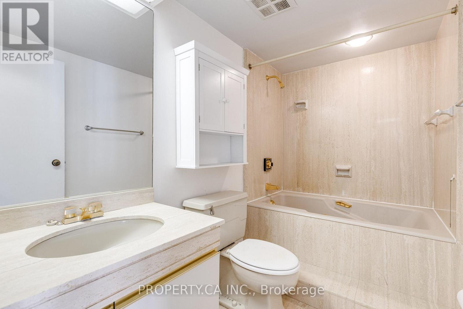 3209 - 65 Harbour Square, Toronto, Ontario  M5J 2L4 - Photo 11 - C13504598