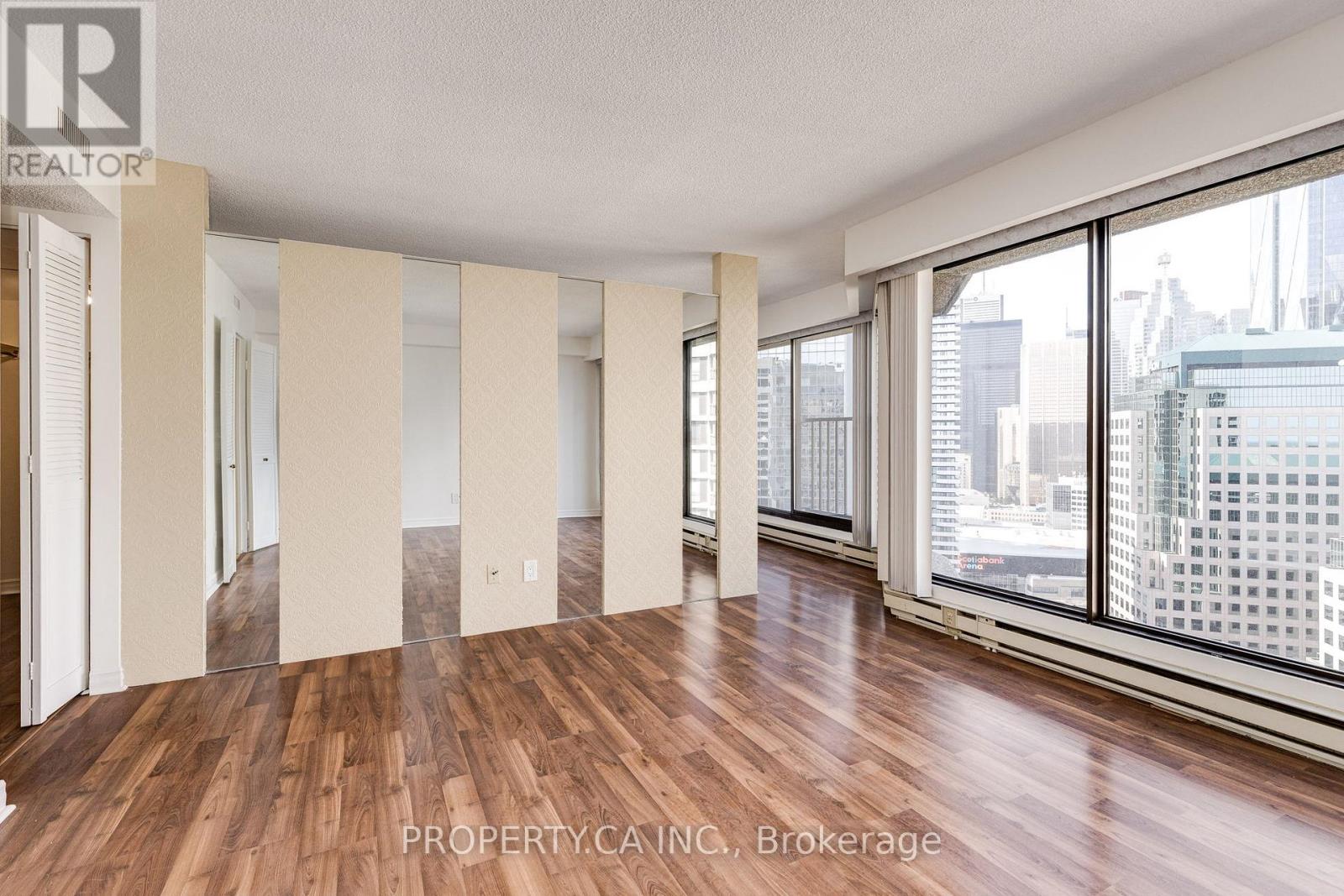 3209 - 65 Harbour Square, Toronto, Ontario  M5J 2L4 - Photo 4 - C13504598