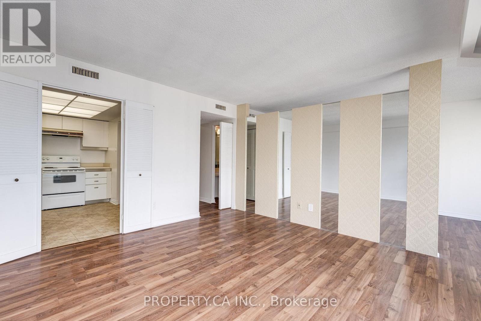 3209 - 65 Harbour Square, Toronto, Ontario  M5J 2L4 - Photo 5 - C13504598