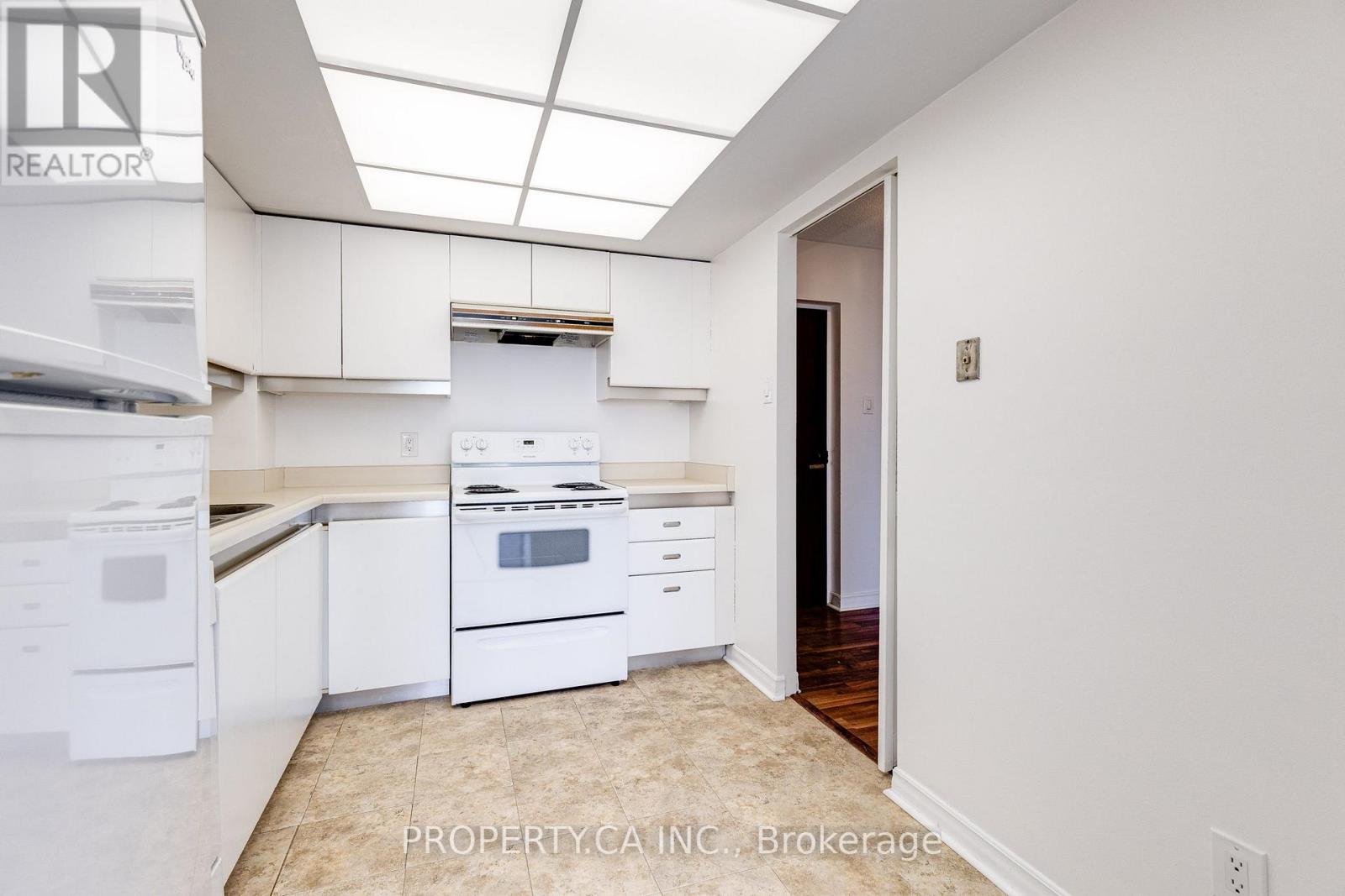 3209 - 65 Harbour Square, Toronto, Ontario  M5J 2L4 - Photo 8 - C13504598