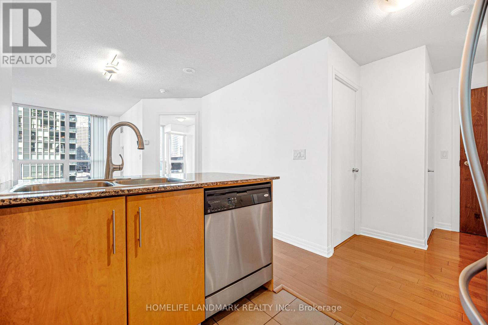 901 - 16 Yonge Street, Toronto, Ontario  M5E 2A1 - Photo 13 - C13504792