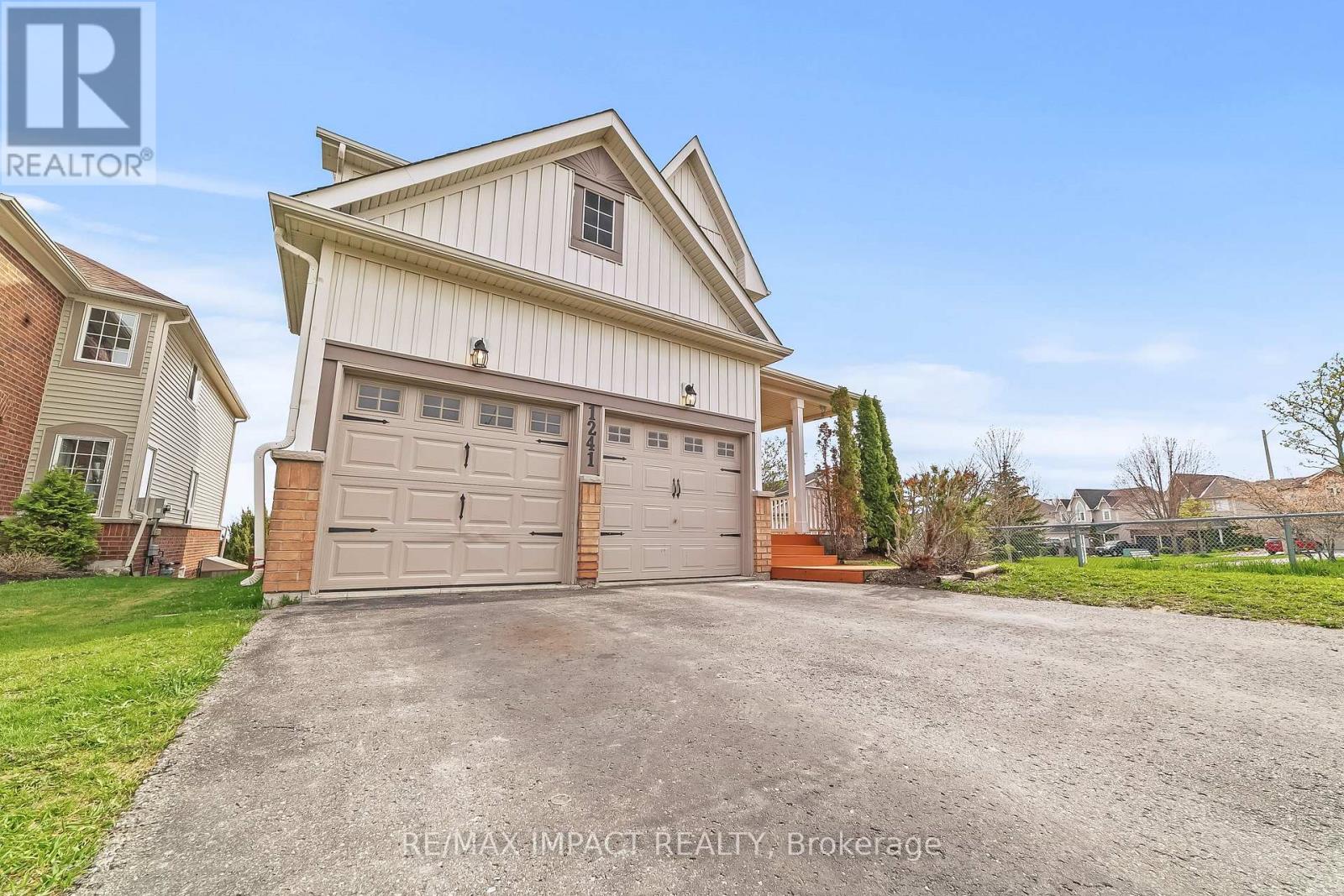 1241 Tall Pine, Oshawa, Ontario  L1K 3A5 - Photo 2 - E13504580