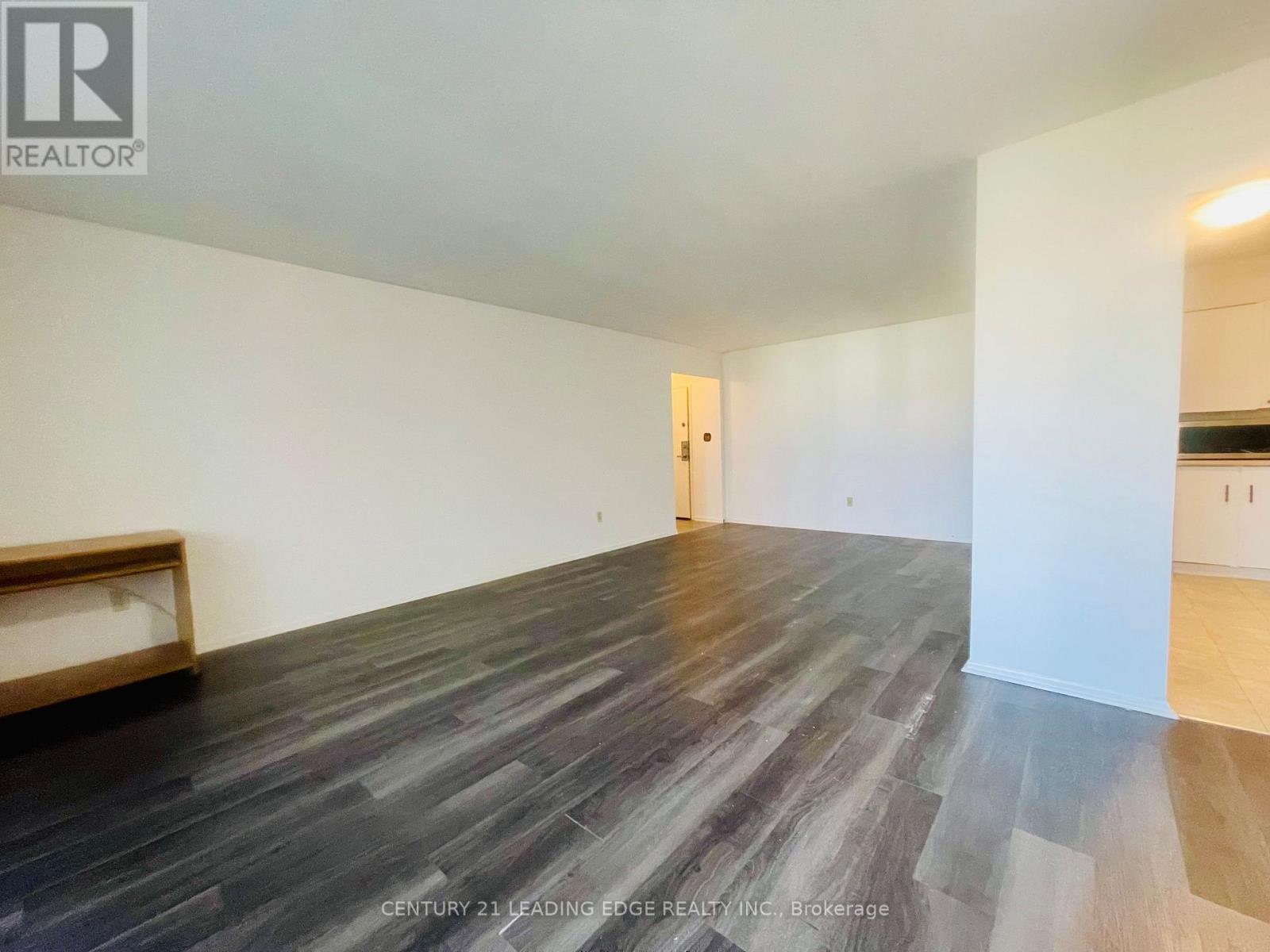 2411 - 5 Massey Square, Toronto, Ontario M4C 5L6 - Photo 3 - E13504594