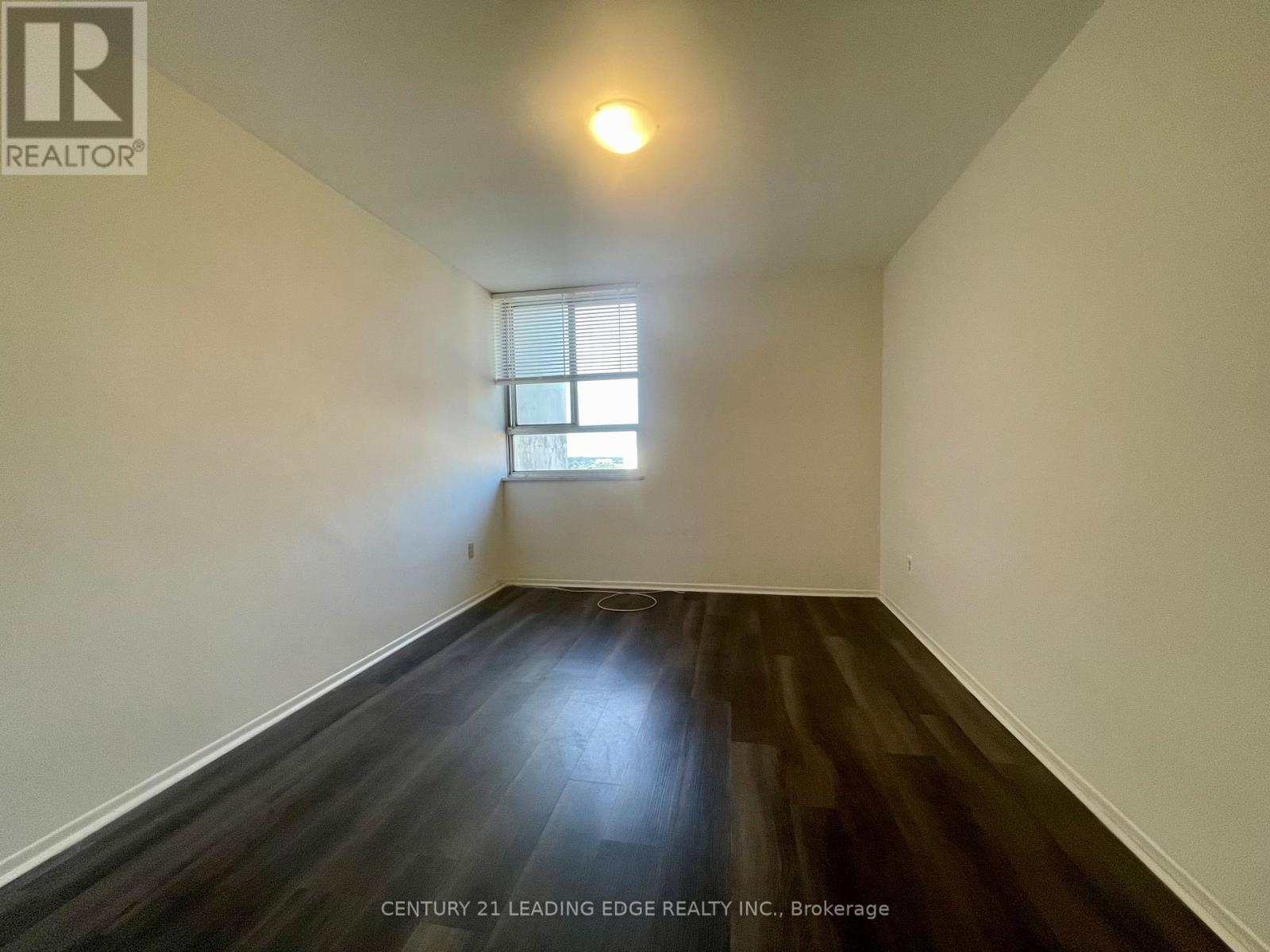 2411 - 5 Massey Square, Toronto, Ontario M4C 5L6 - Photo 6 - E13504594