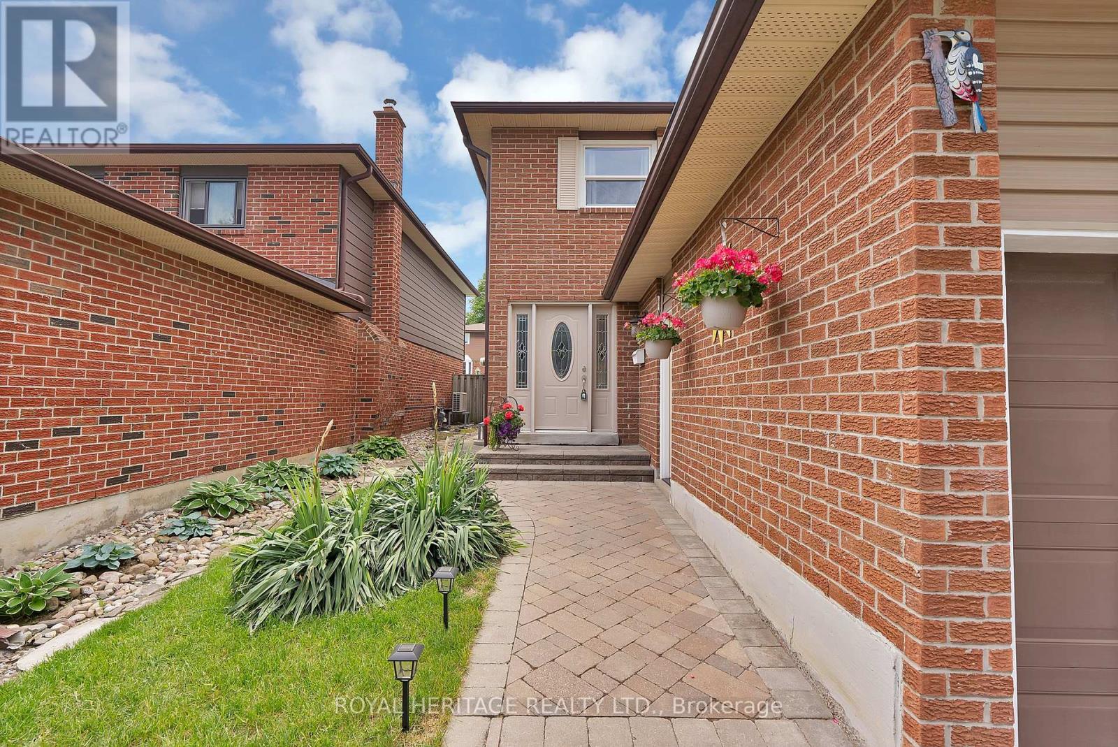1235 Cedarcroft Crescent, Pickering, Ontario  L1X 1S6 - Photo 2 - E13504788