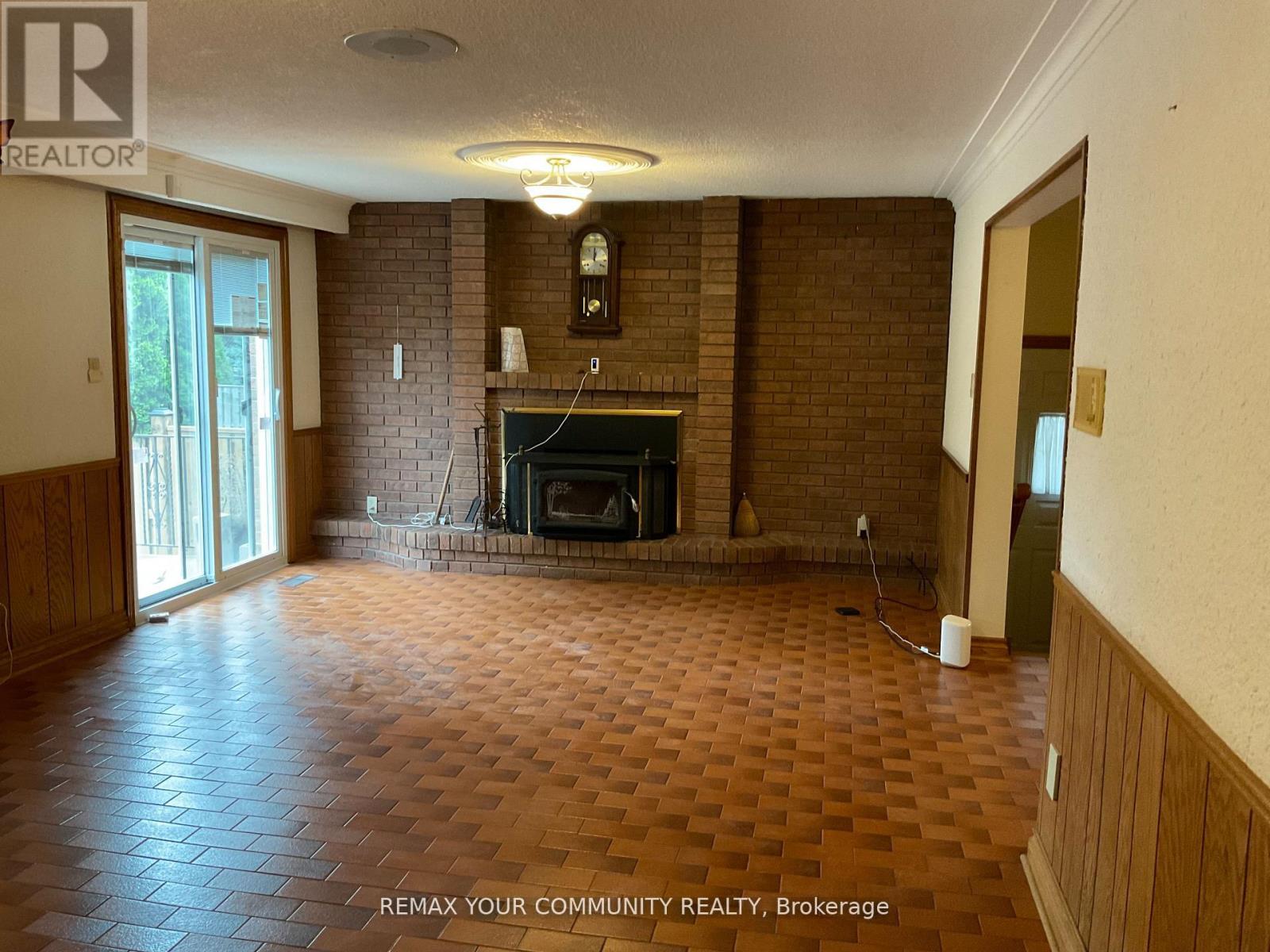 Upper 3 Levels - 391 Glen Park Avenue, Toronto, Ontario  M6B 2E6 - Photo 15 - W13504676