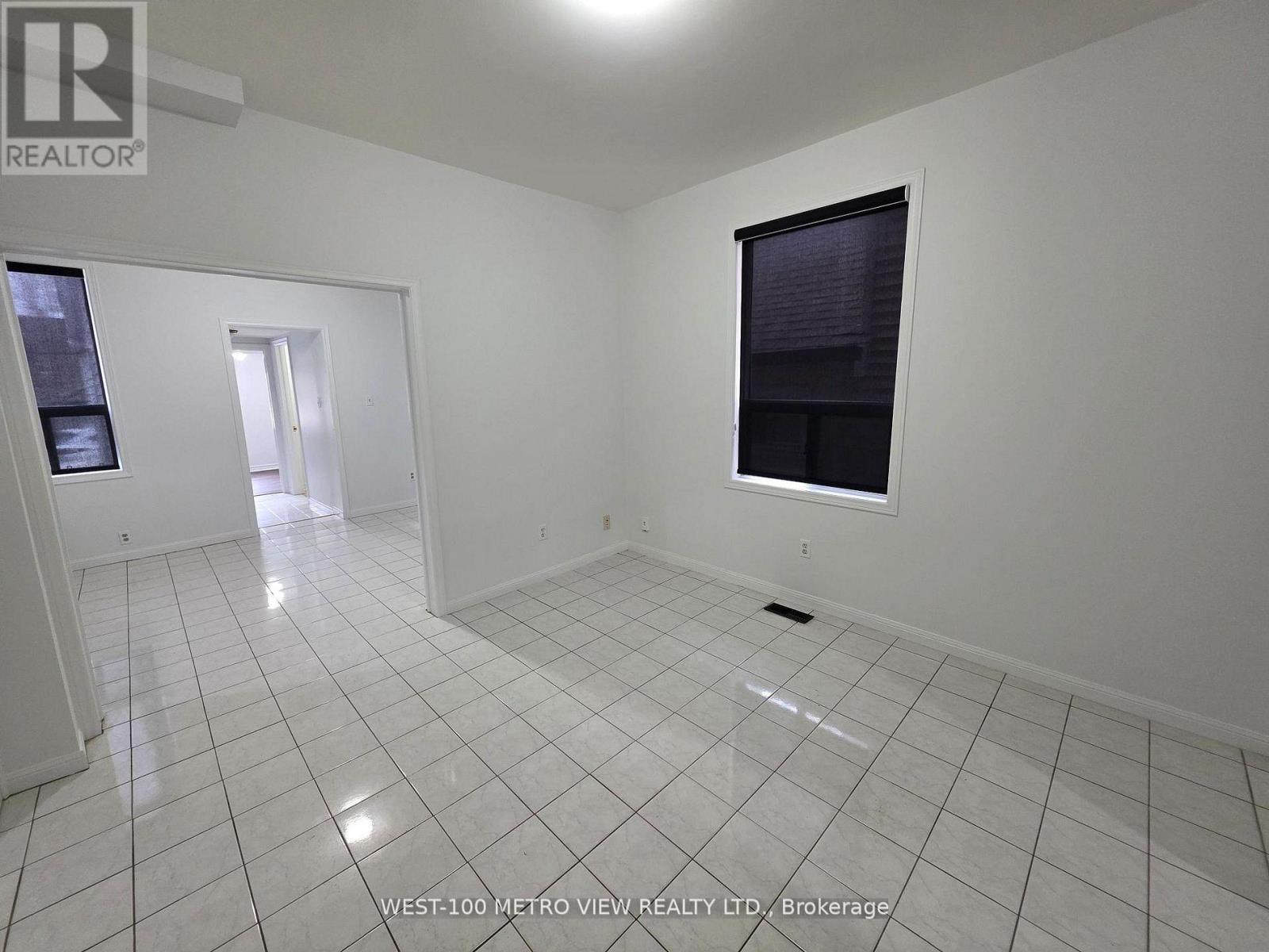 1075 DUFFERIN STREET, Toronto, Ontario