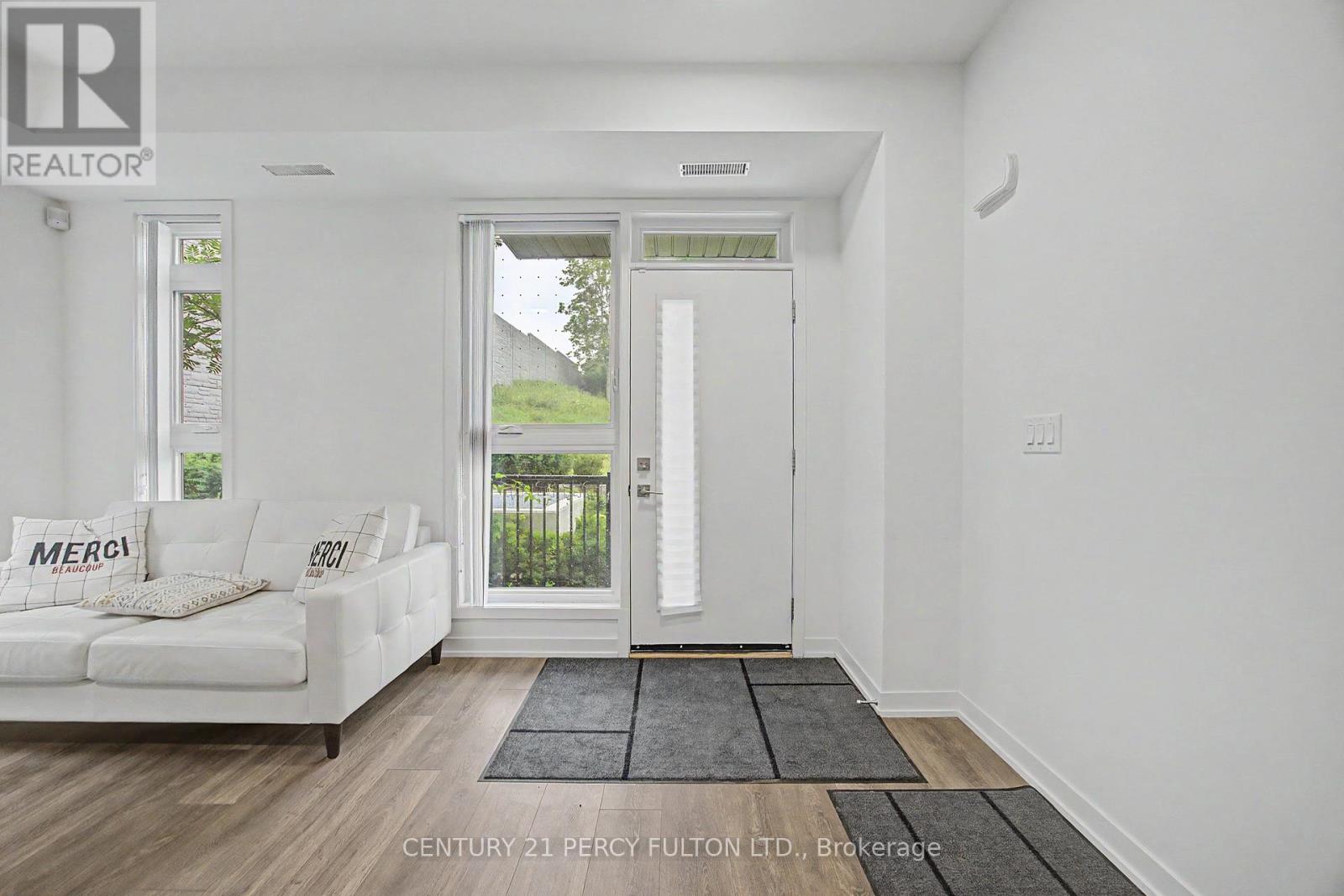 101 - 90 Canon Jackson Drive, Toronto, Ontario  M6M 0C3 - Photo 4 - W13504746
