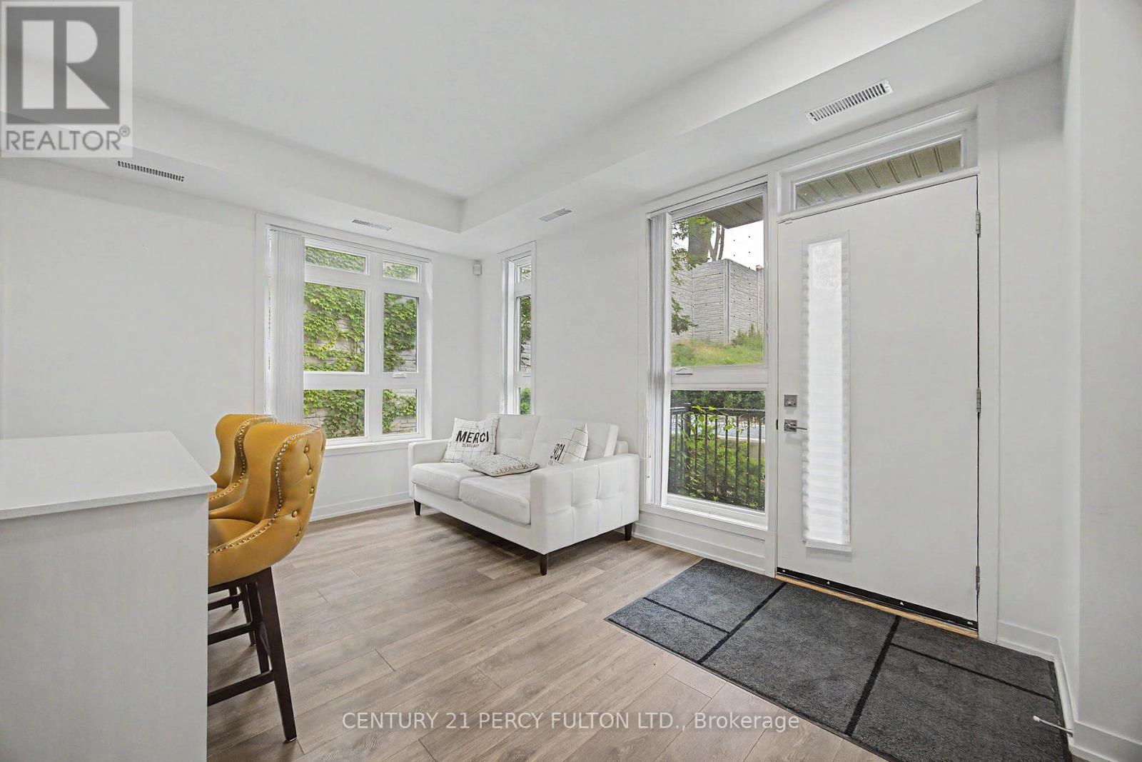 101 - 90 Canon Jackson Drive, Toronto, Ontario  M6M 0C3 - Photo 7 - W13504746