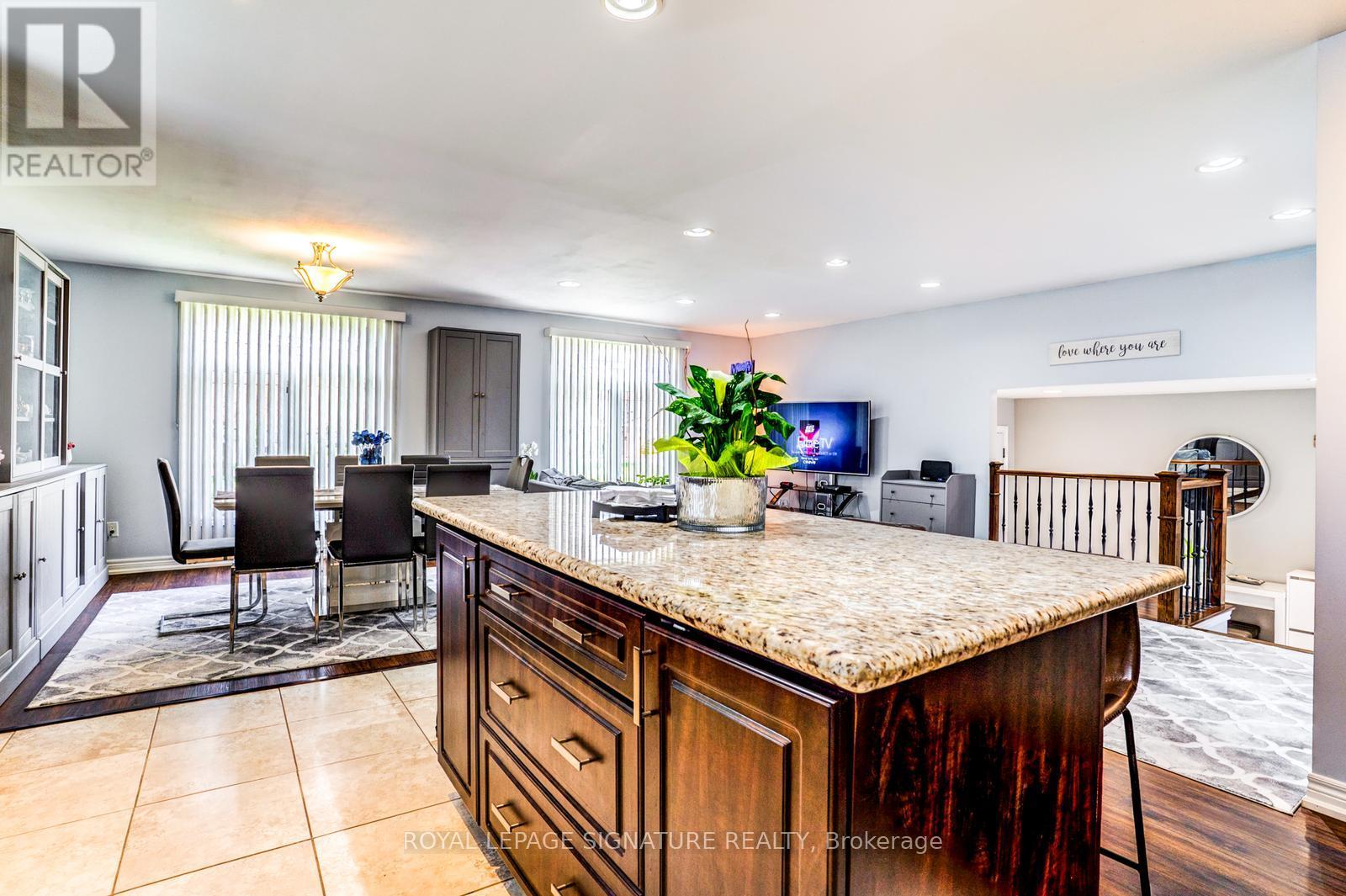 7639 Kittridge Drive, Mississauga, Ontario  L4T 3L9 - Photo 13 - W13504748