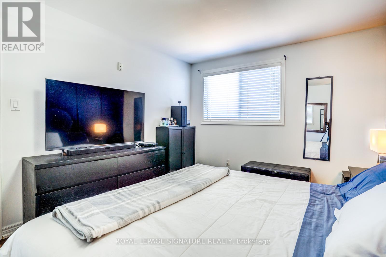 7639 Kittridge Drive, Mississauga, Ontario  L4T 3L9 - Photo 15 - W13504748