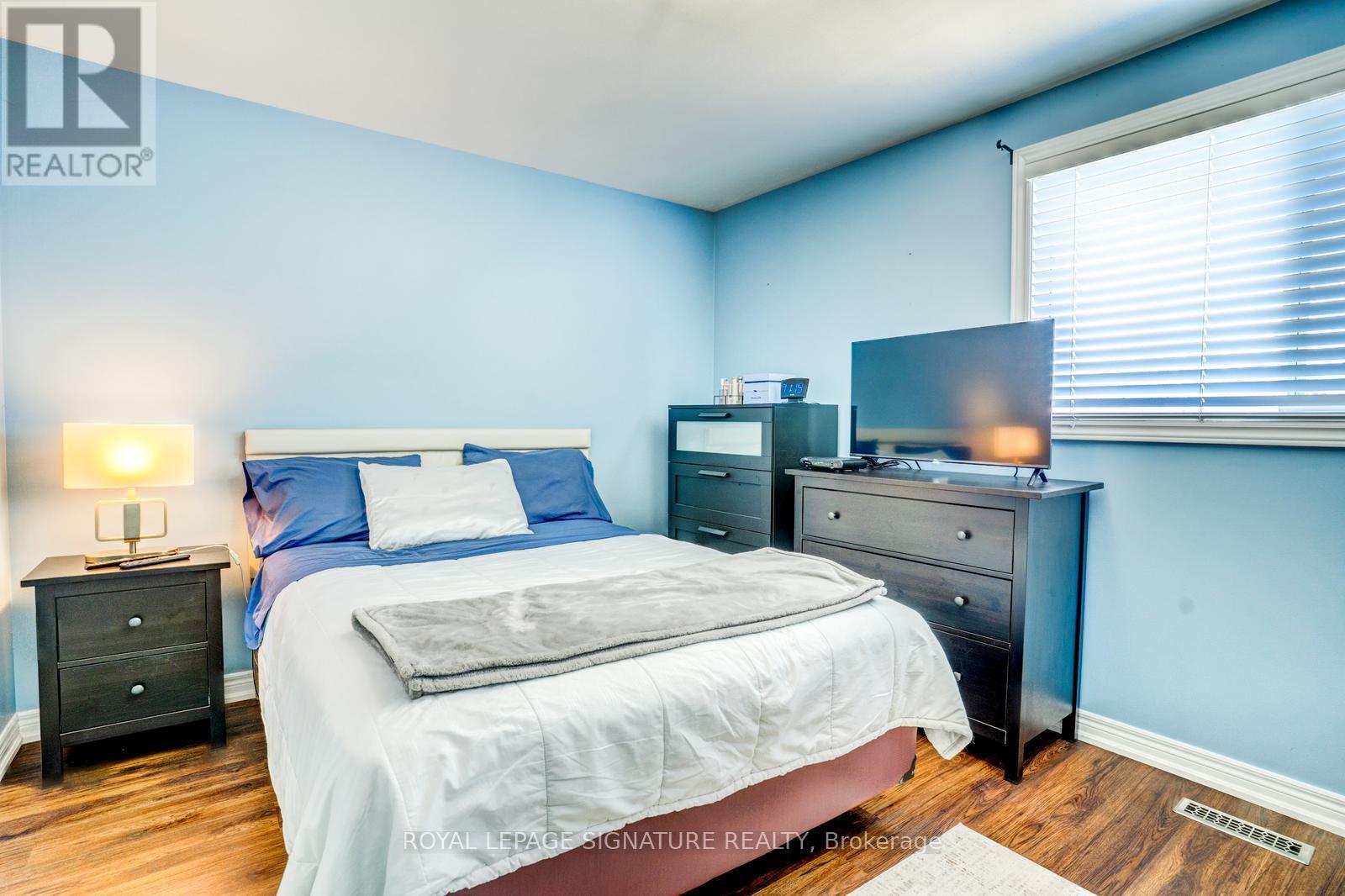 7639 Kittridge Drive, Mississauga, Ontario  L4T 3L9 - Photo 17 - W13504748