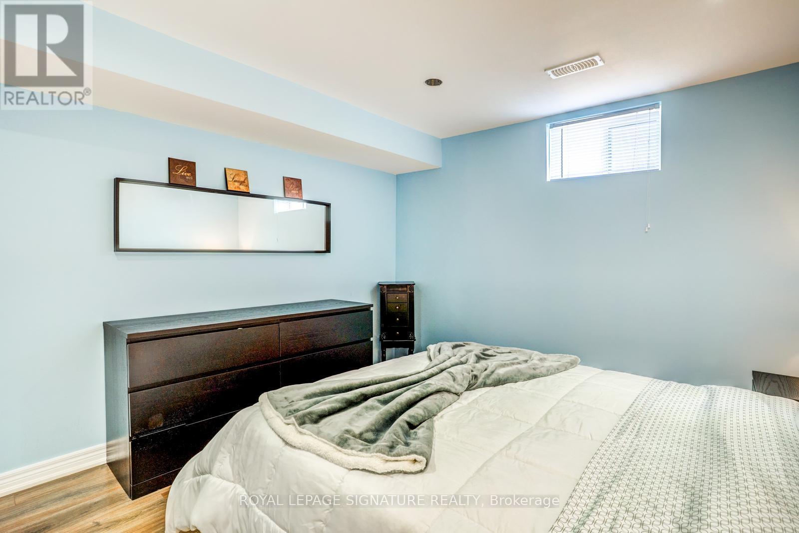 7639 Kittridge Drive, Mississauga, Ontario  L4T 3L9 - Photo 23 - W13504748