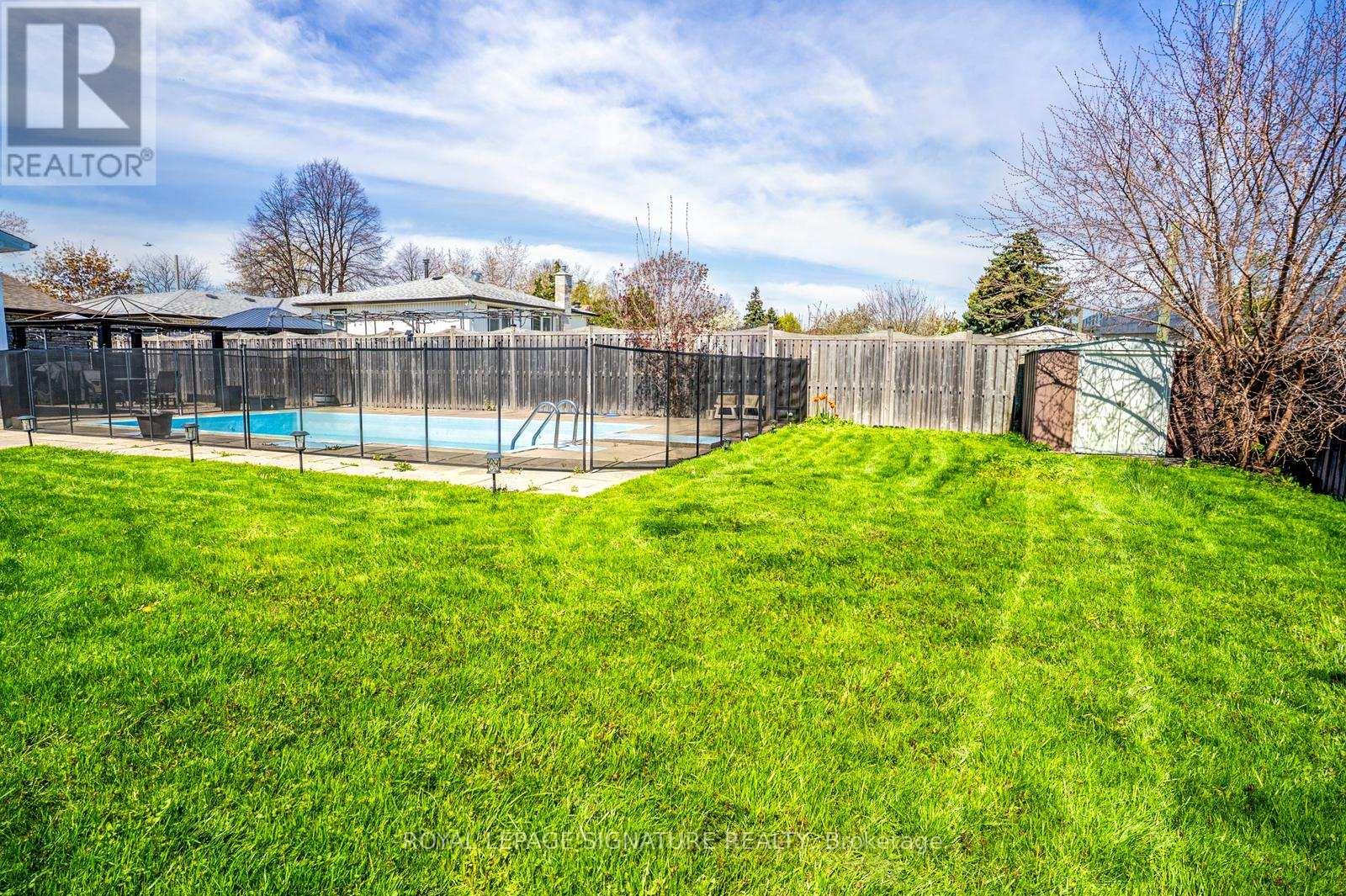 7639 Kittridge Drive, Mississauga, Ontario  L4T 3L9 - Photo 43 - W13504748